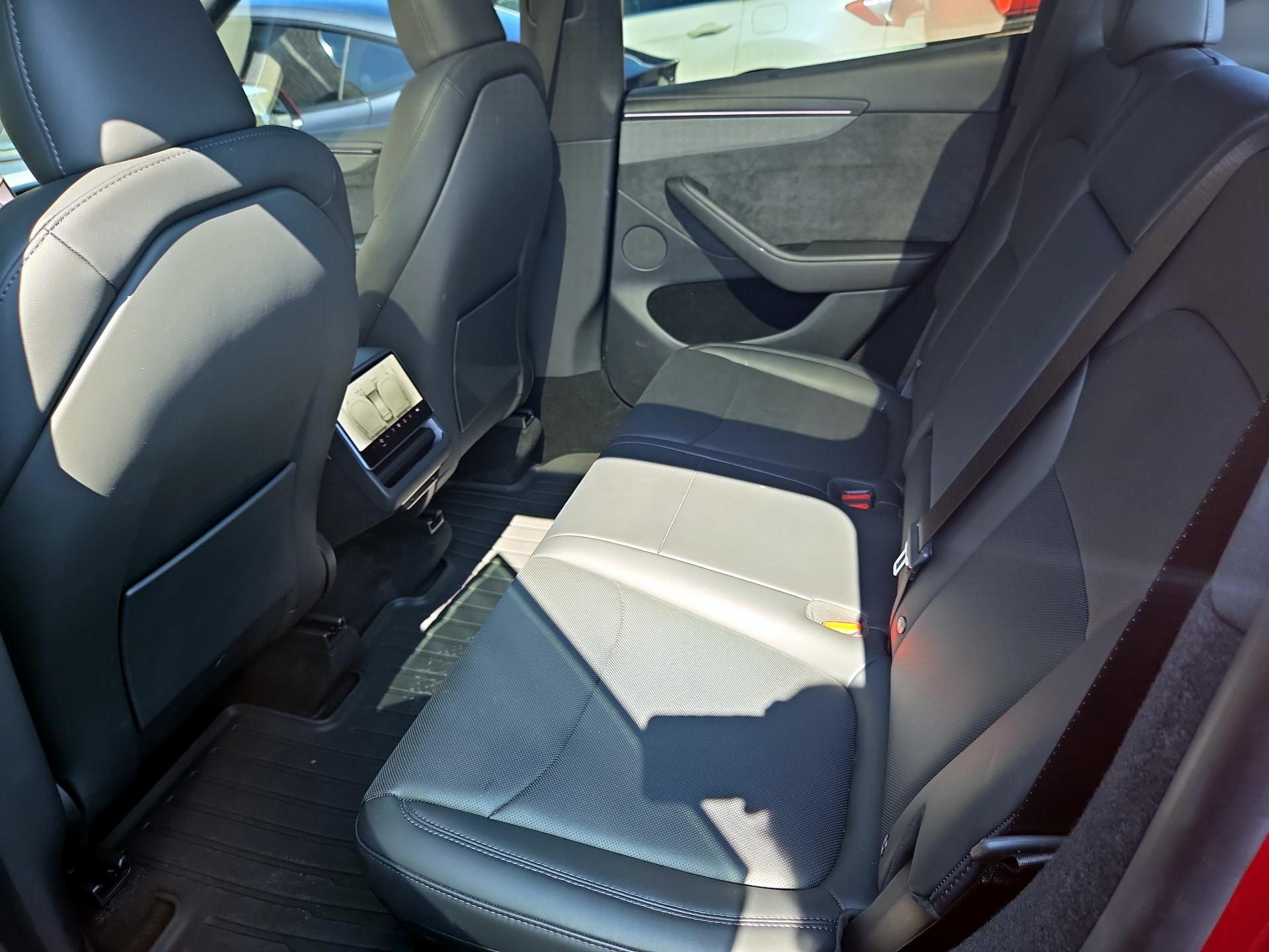 Thumbnail: 2026 Tesla Model Y - 17