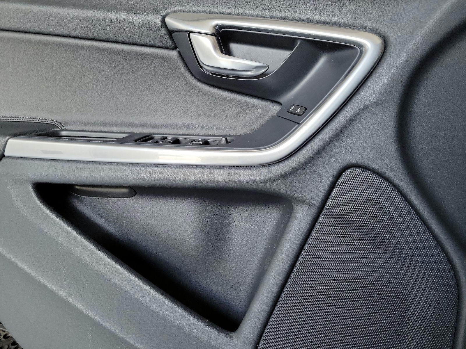 2015 Volvo V60 Platinum - Photo 13