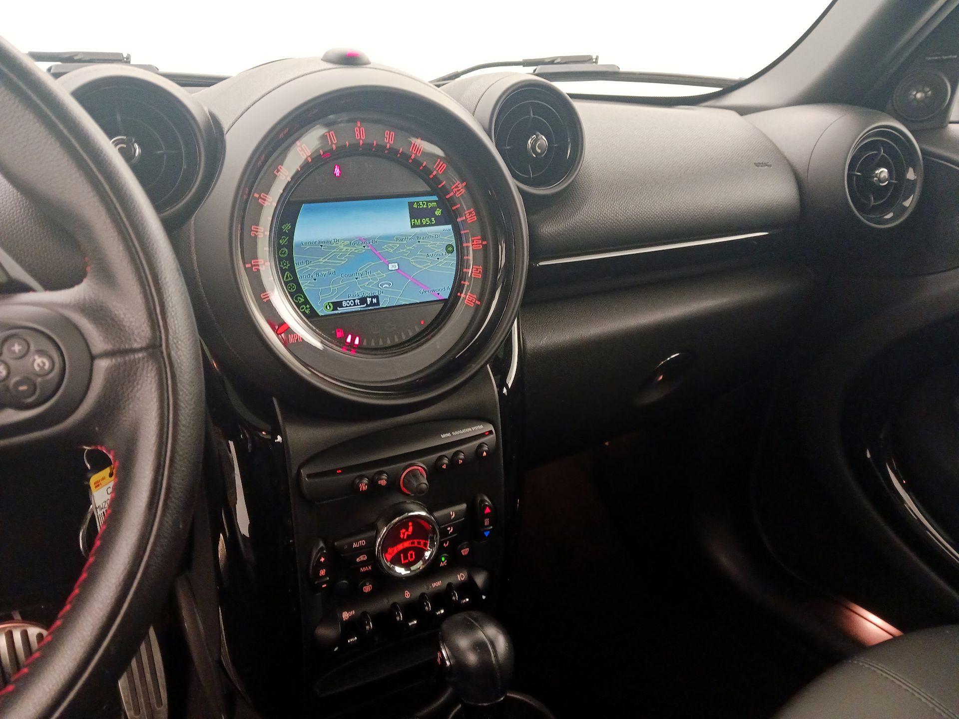 Thumbnail: 2016 MINI Cooper Countryman - 13