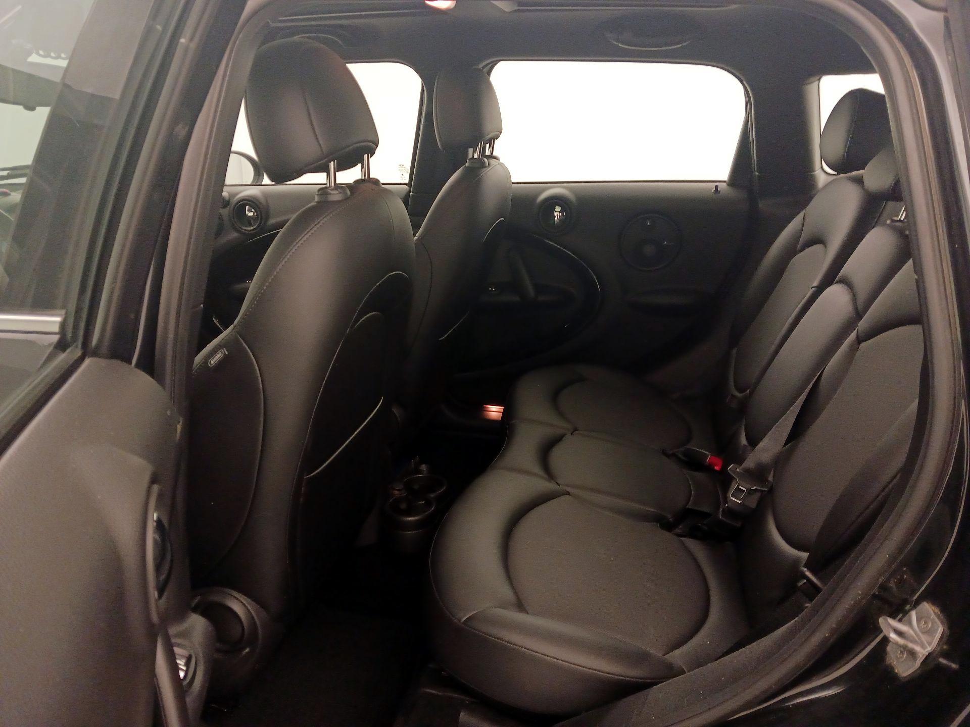 Thumbnail: 2016 MINI Cooper Countryman - 19