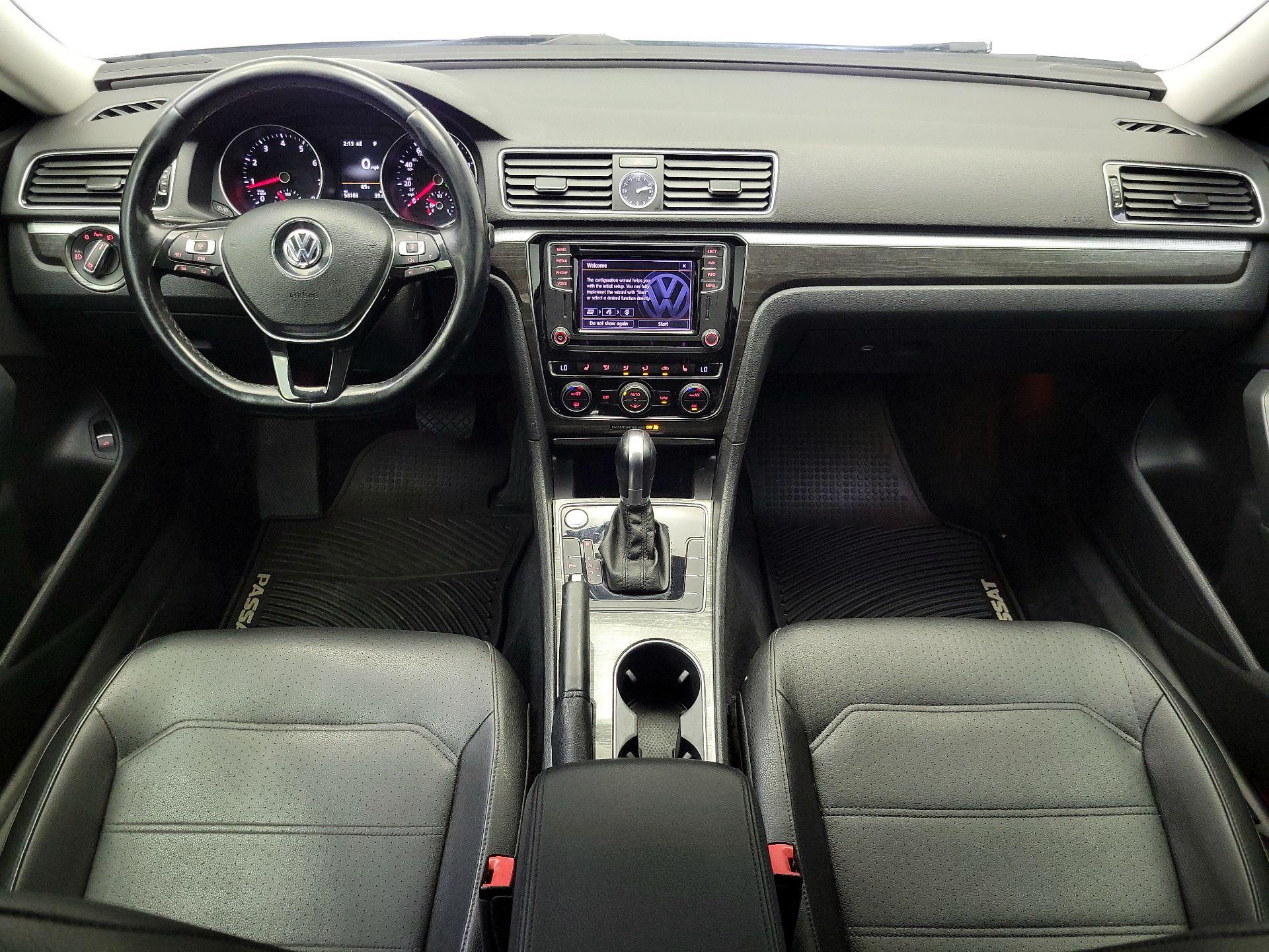 Thumbnail: 2017 Volkswagen Passat - 9