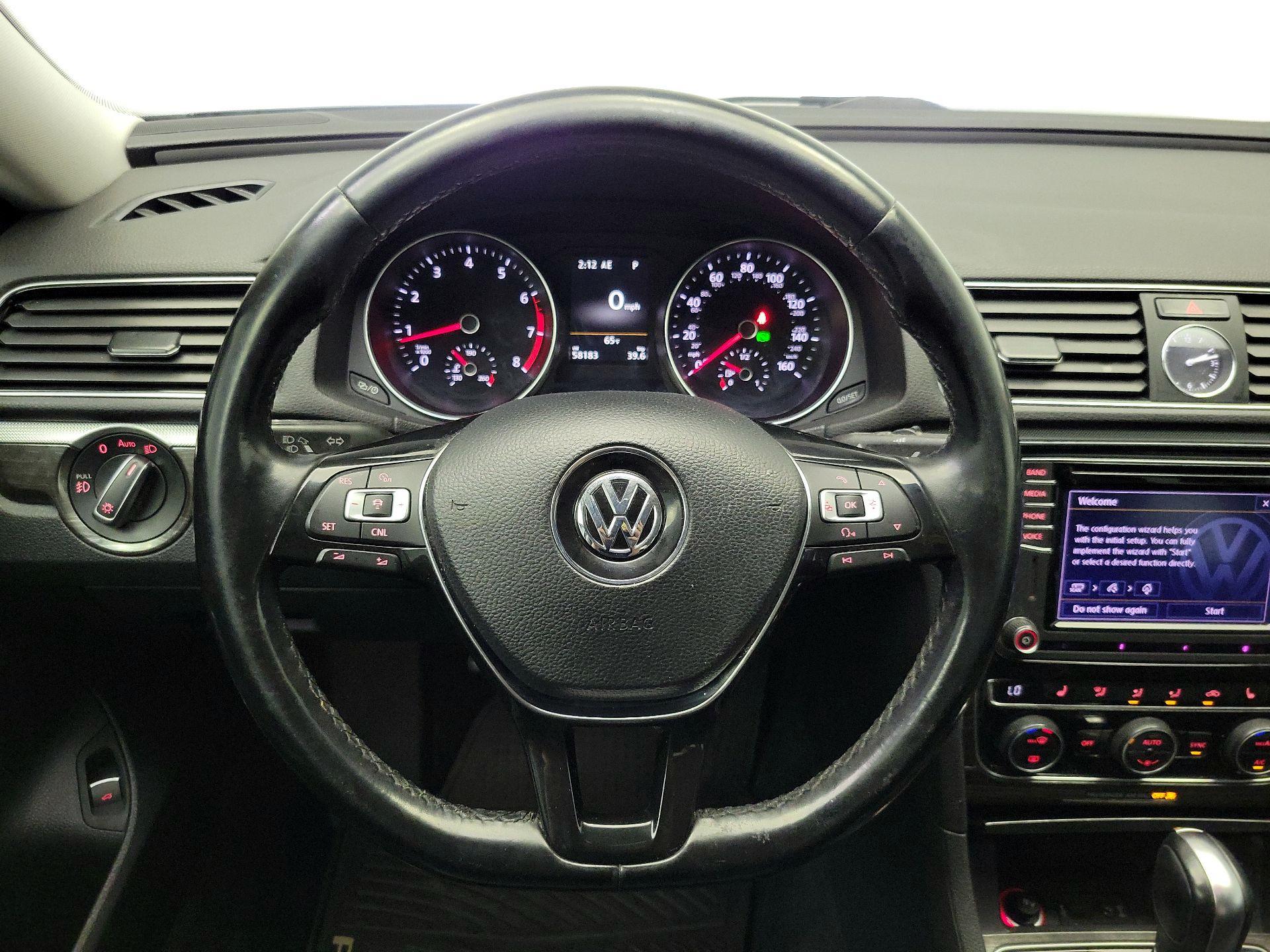 Thumbnail: 2017 Volkswagen Passat - 10