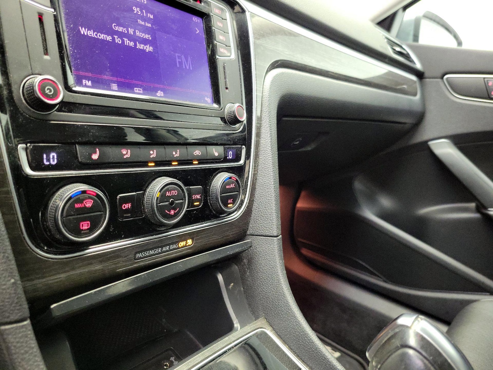 2017 Volkswagen Passat SE - Photo 18