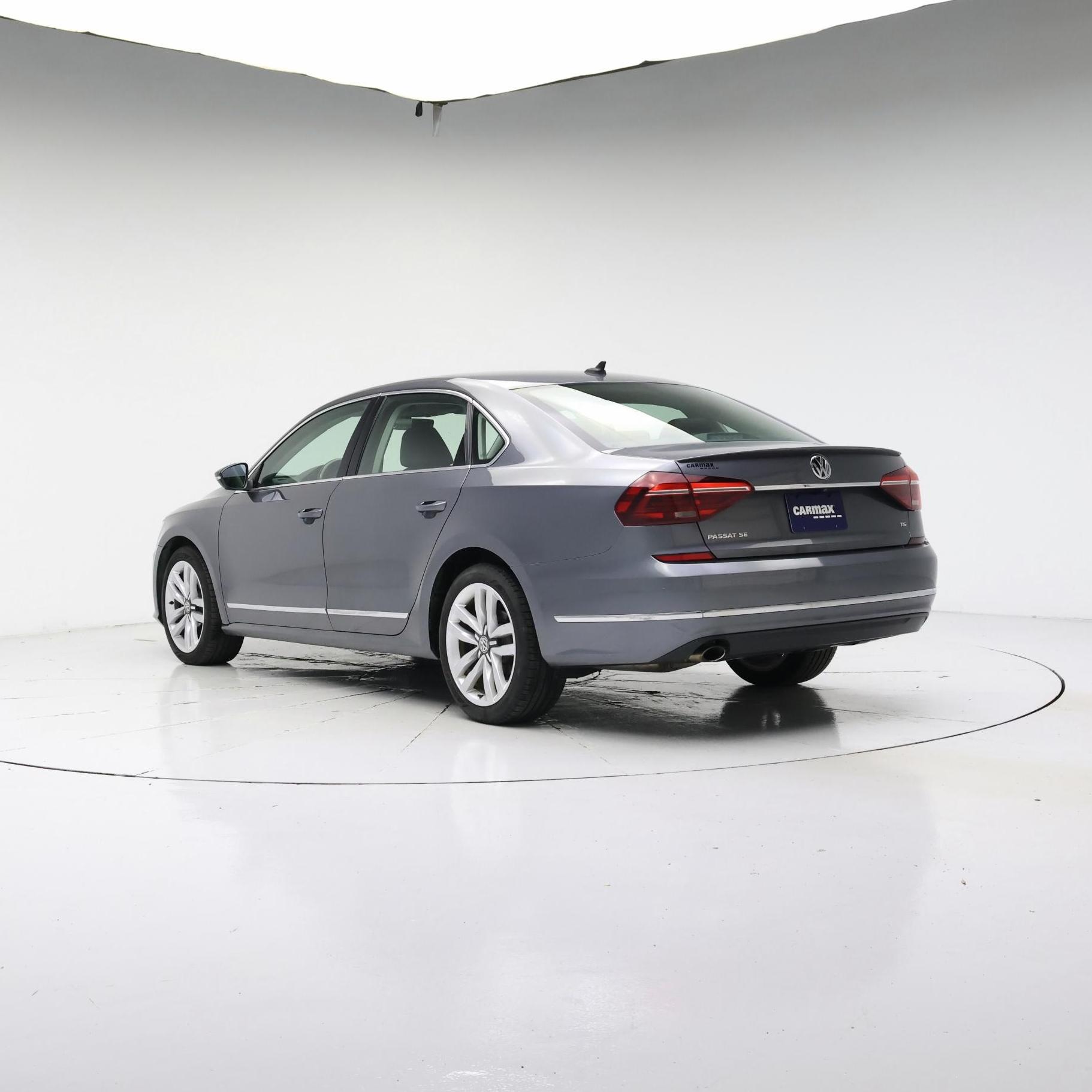 Thumbnail: 2017 Volkswagen Passat - 2