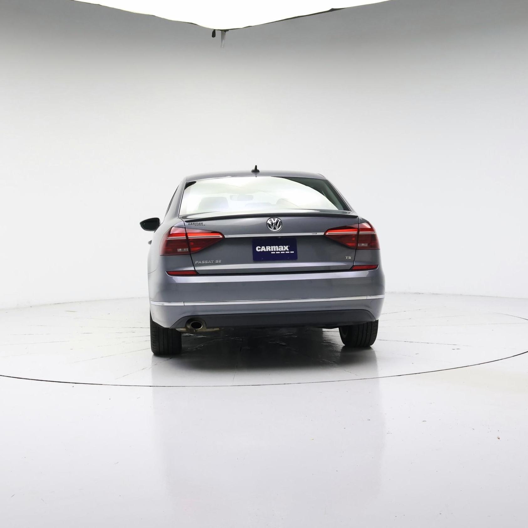 Thumbnail: 2017 Volkswagen Passat - 6