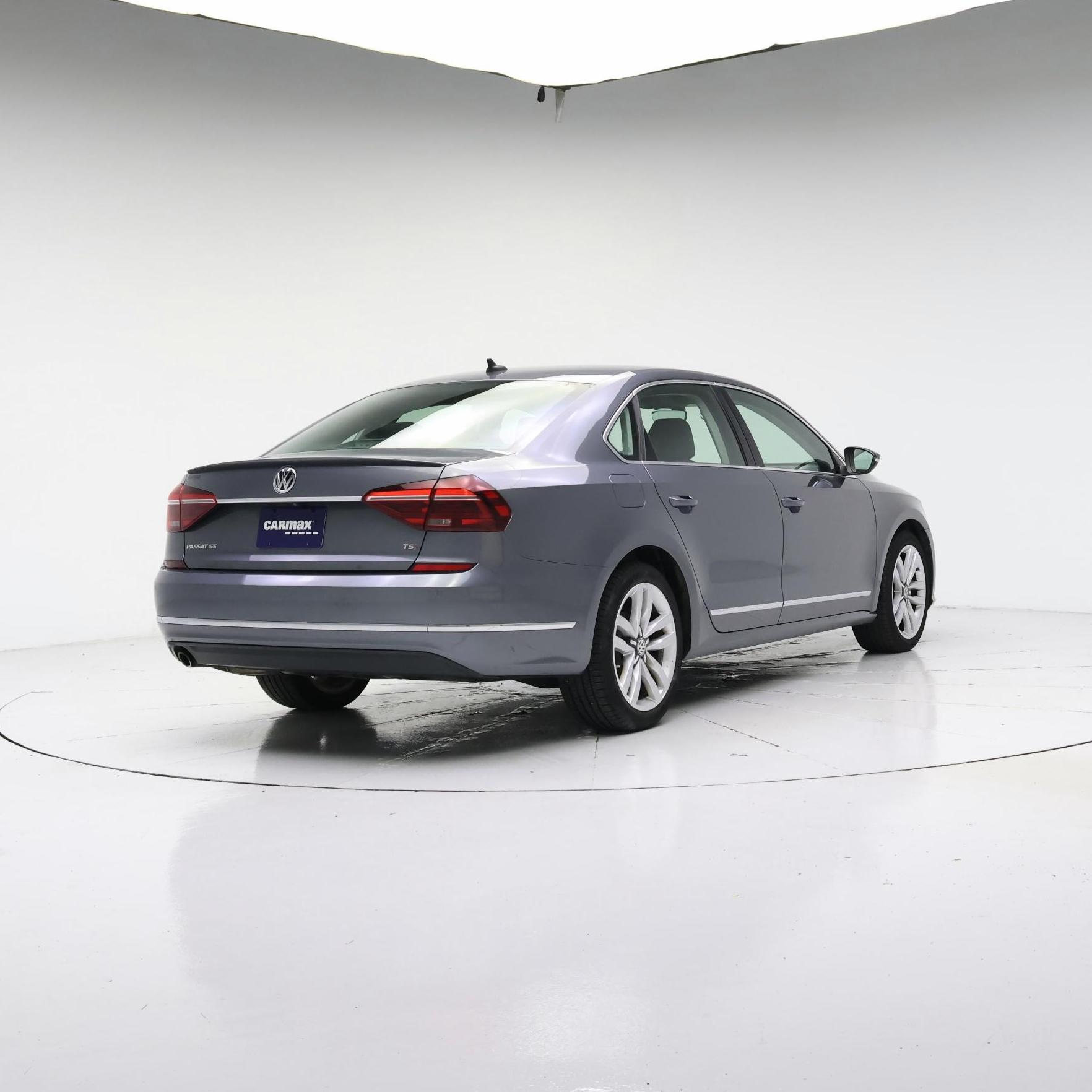 Thumbnail: 2017 Volkswagen Passat - 8