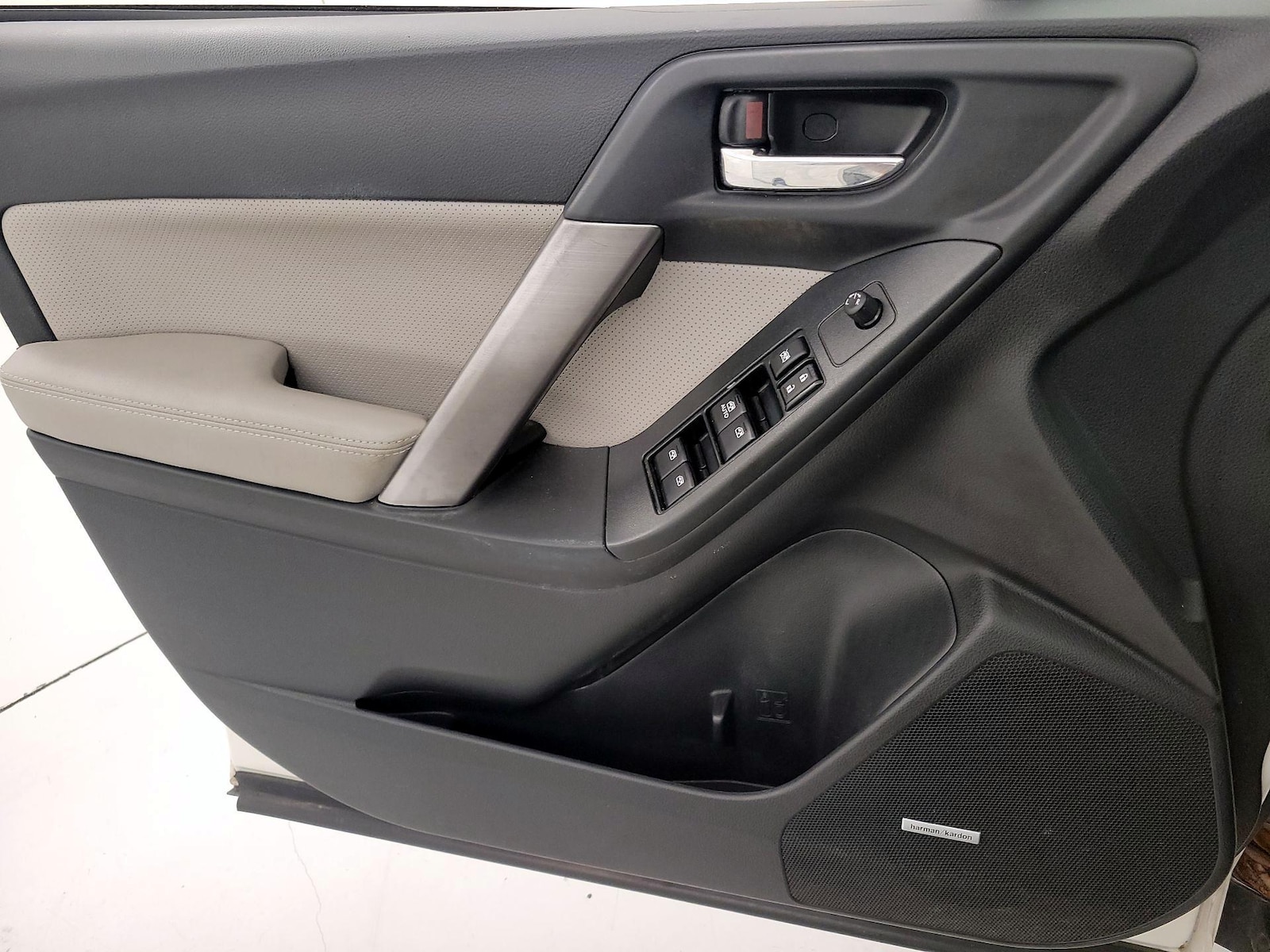 2016 Subaru Forester i Limited - Photo 13