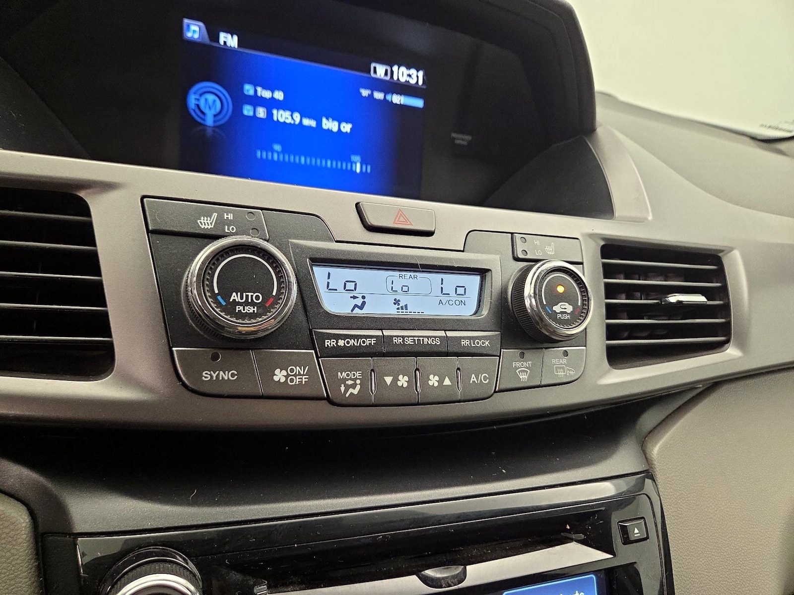 2016 Honda Odyssey EX-L - Photo 17