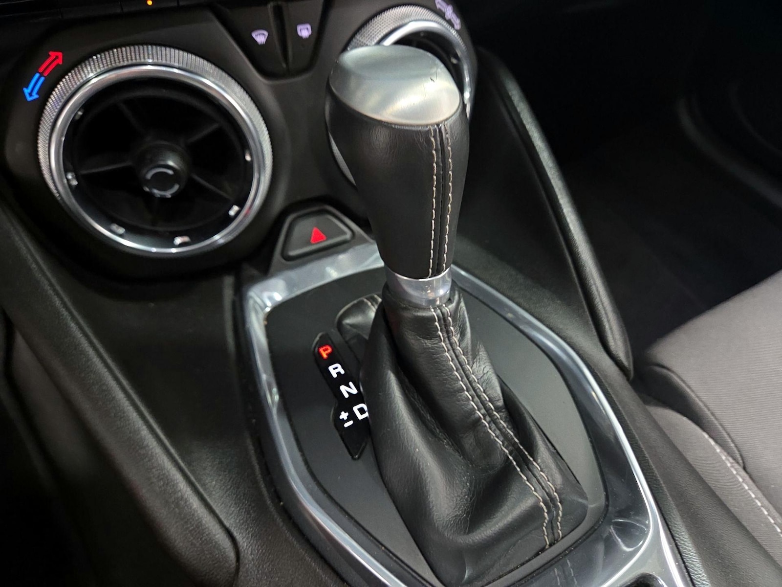 2017 Chevrolet Camaro 1LT - Photo 7
