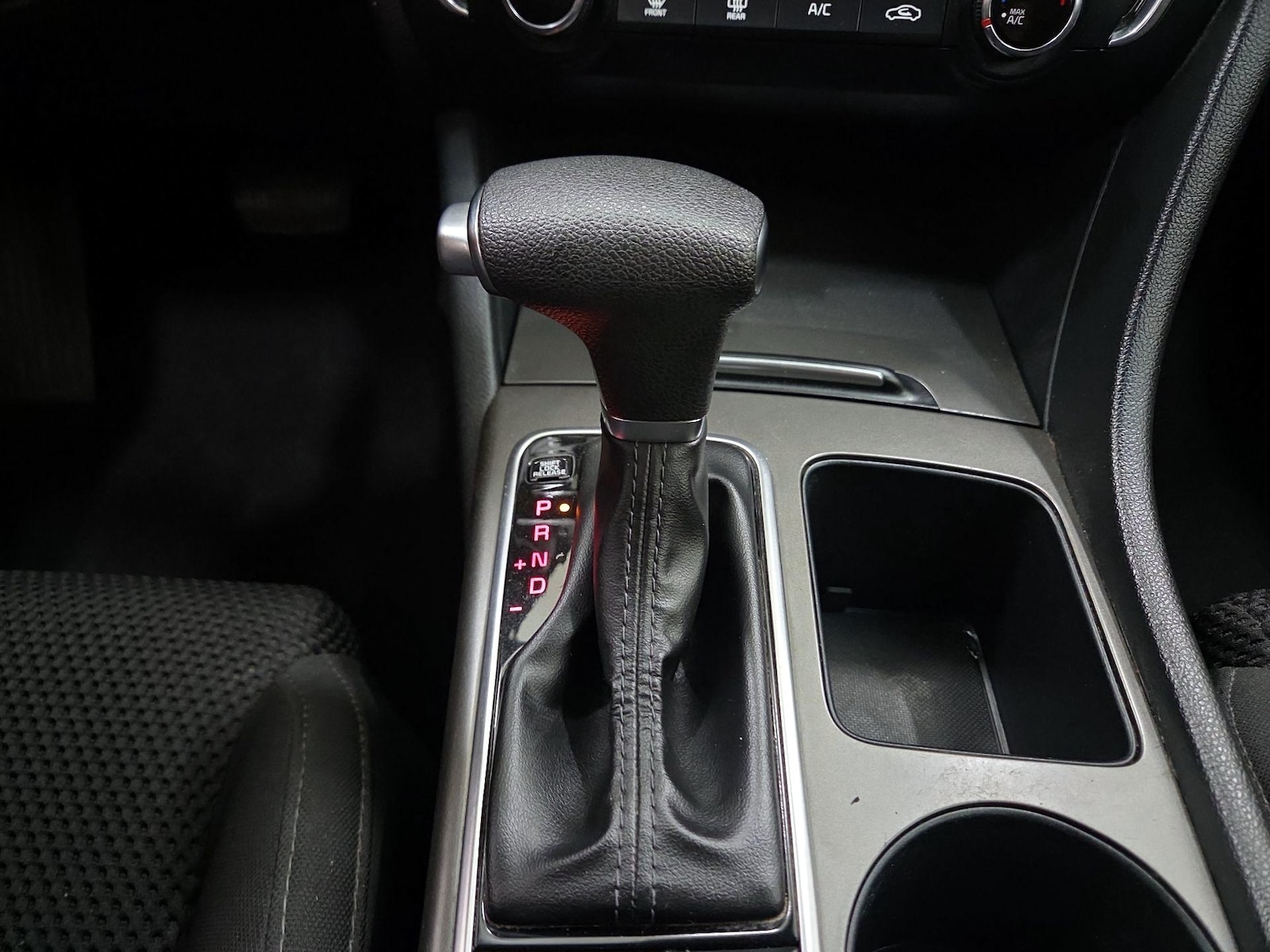 2019 Kia Optima LX - Photo 18