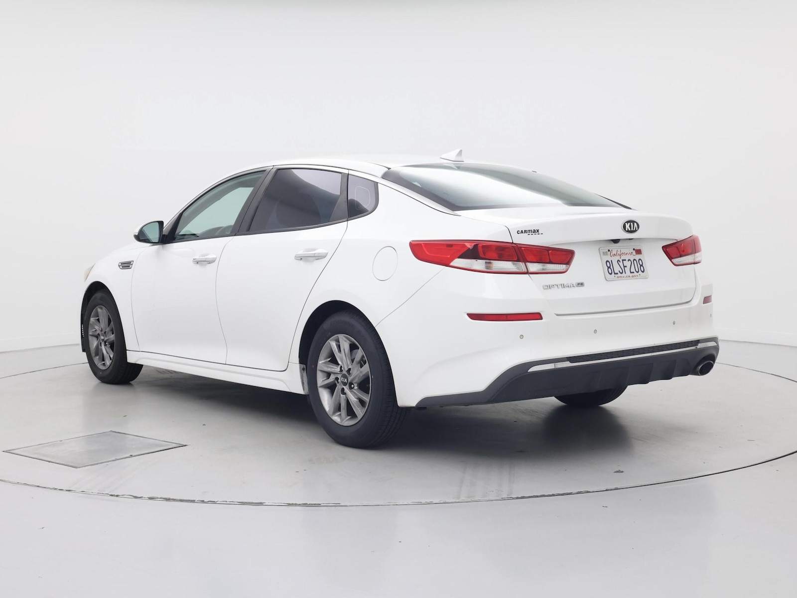 2019 Kia Optima LX - Photo 3