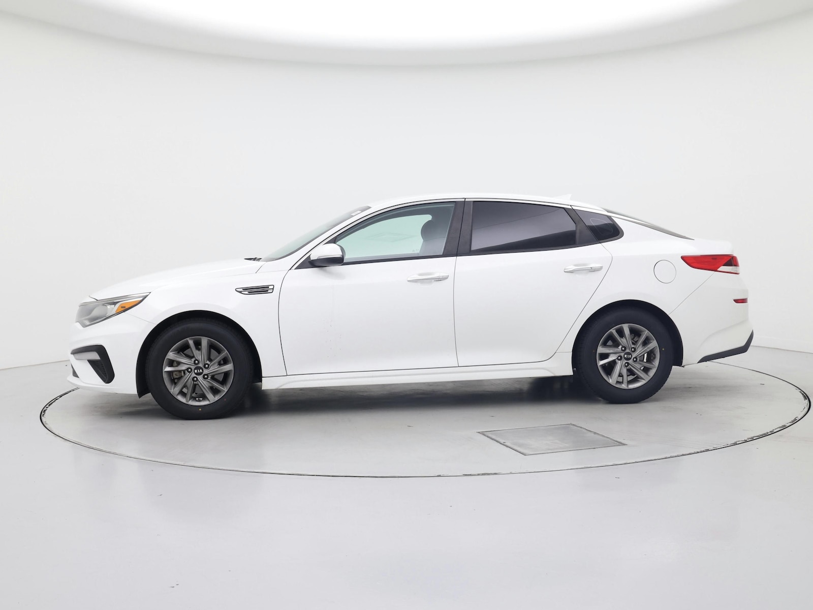 2019 Kia Optima LX - Photo 4