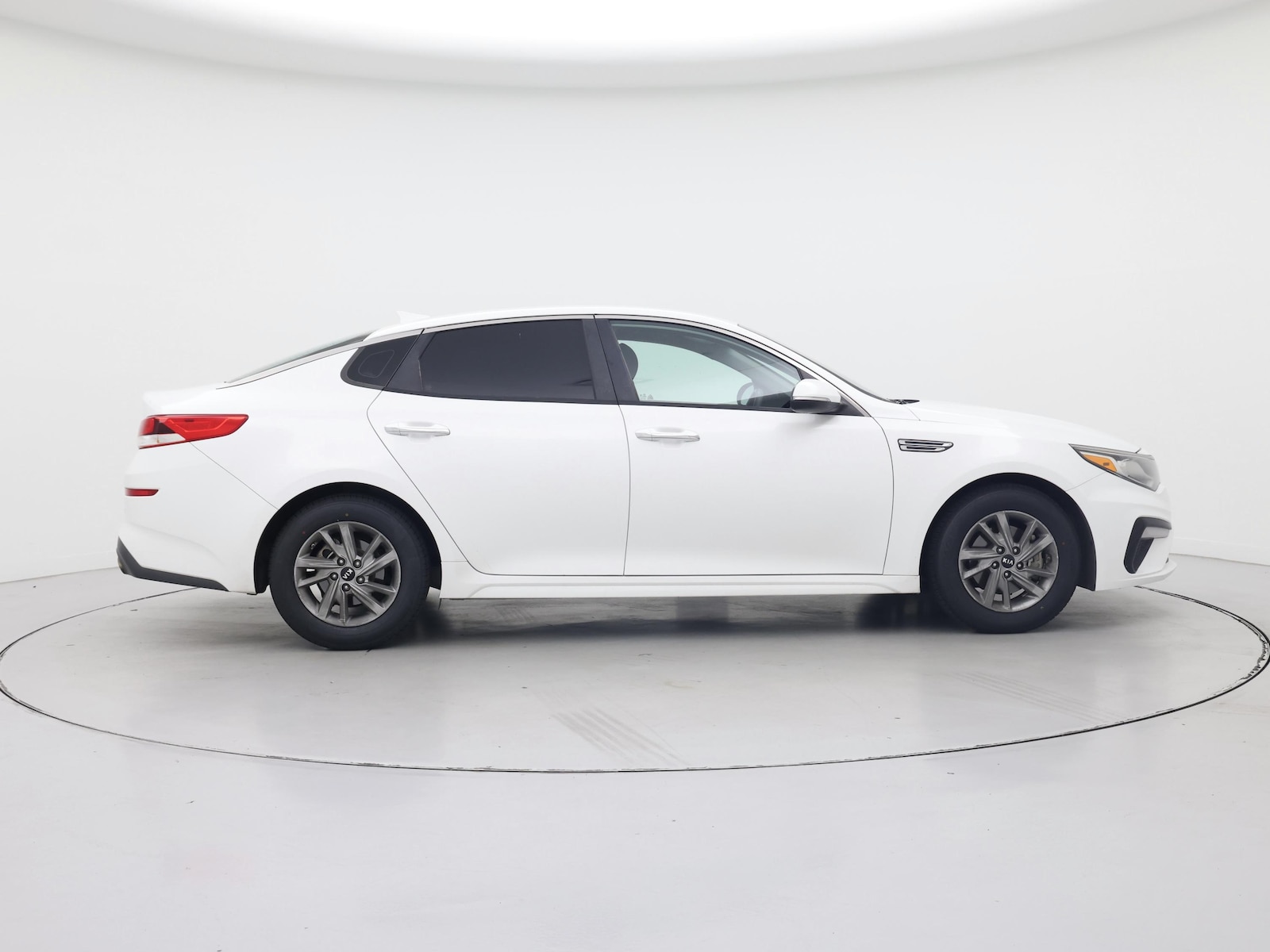 2019 Kia Optima LX - Photo 8