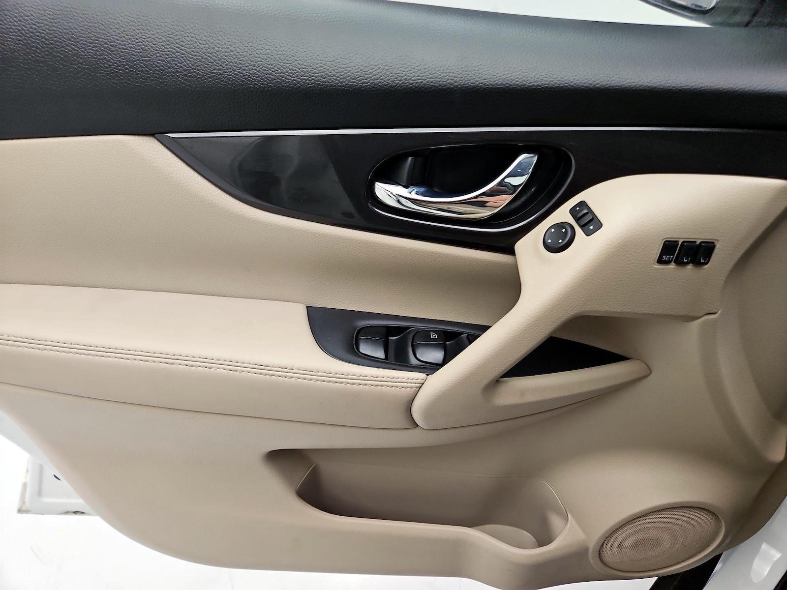2018 Nissan Rogue SV - Photo 13