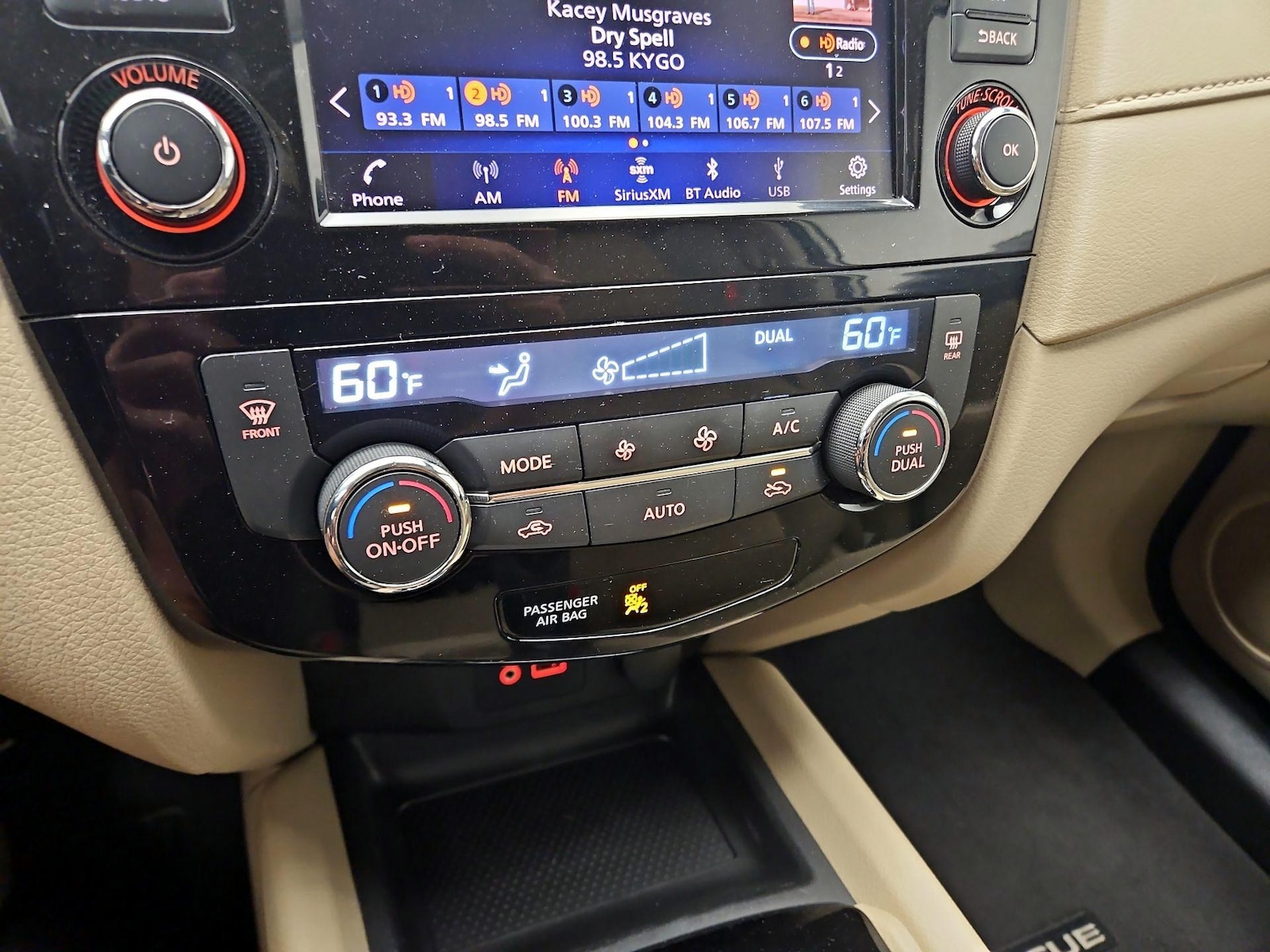 2018 Nissan Rogue SV - Photo 18