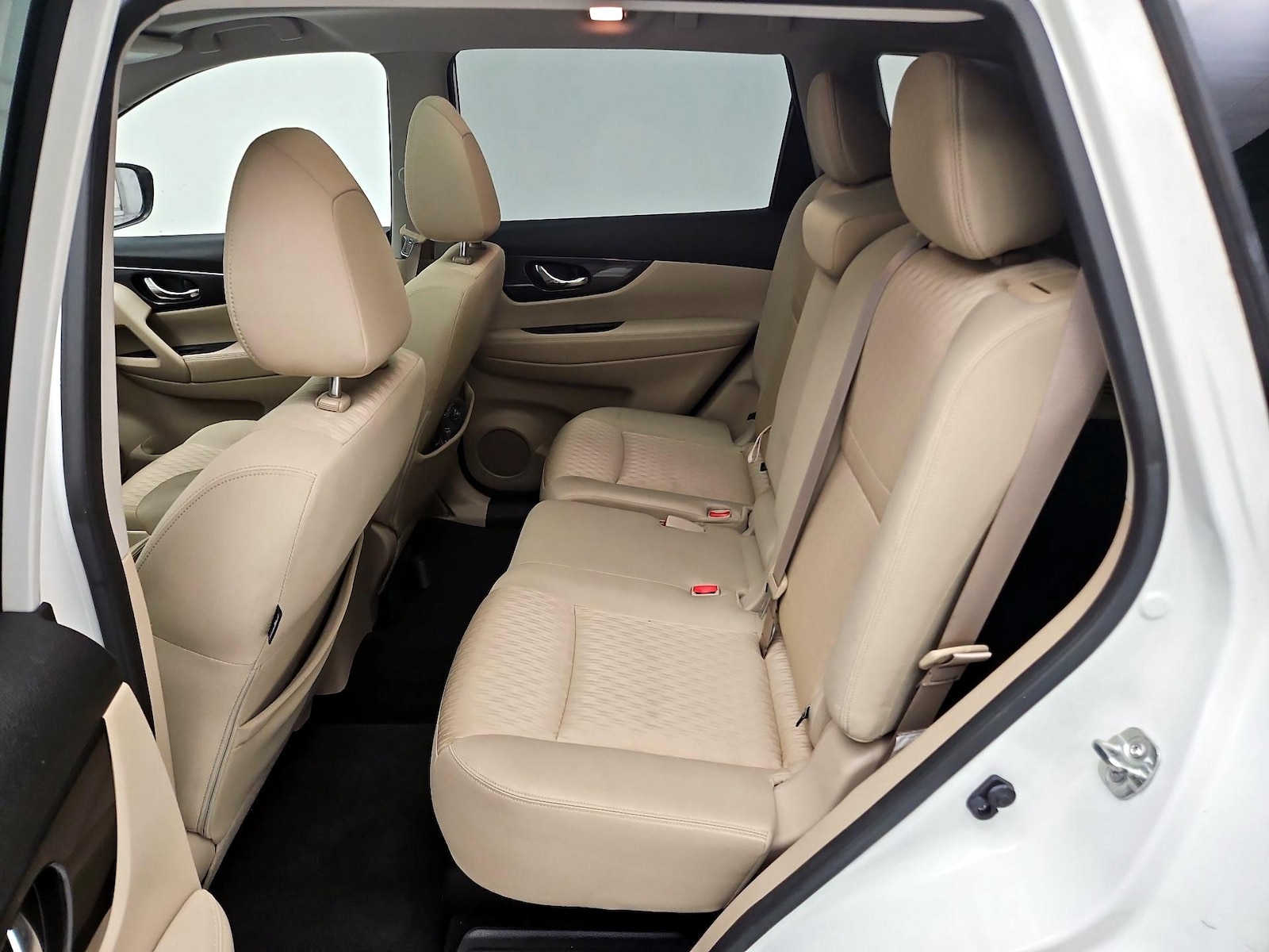 2018 Nissan Rogue SV - Photo 22