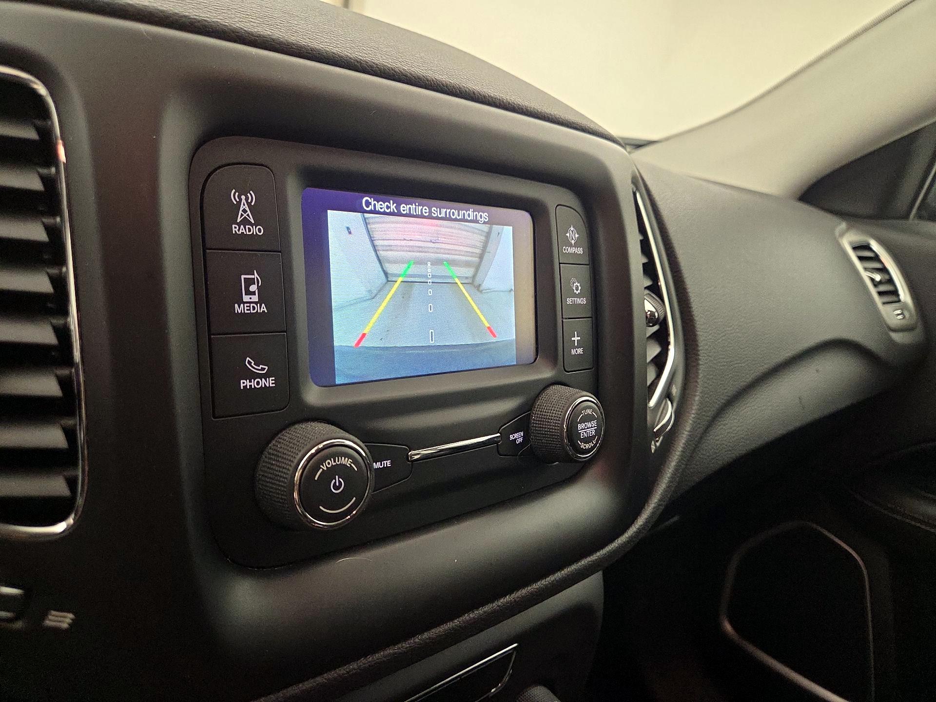 Thumbnail: 2018 Jeep Compass - 14