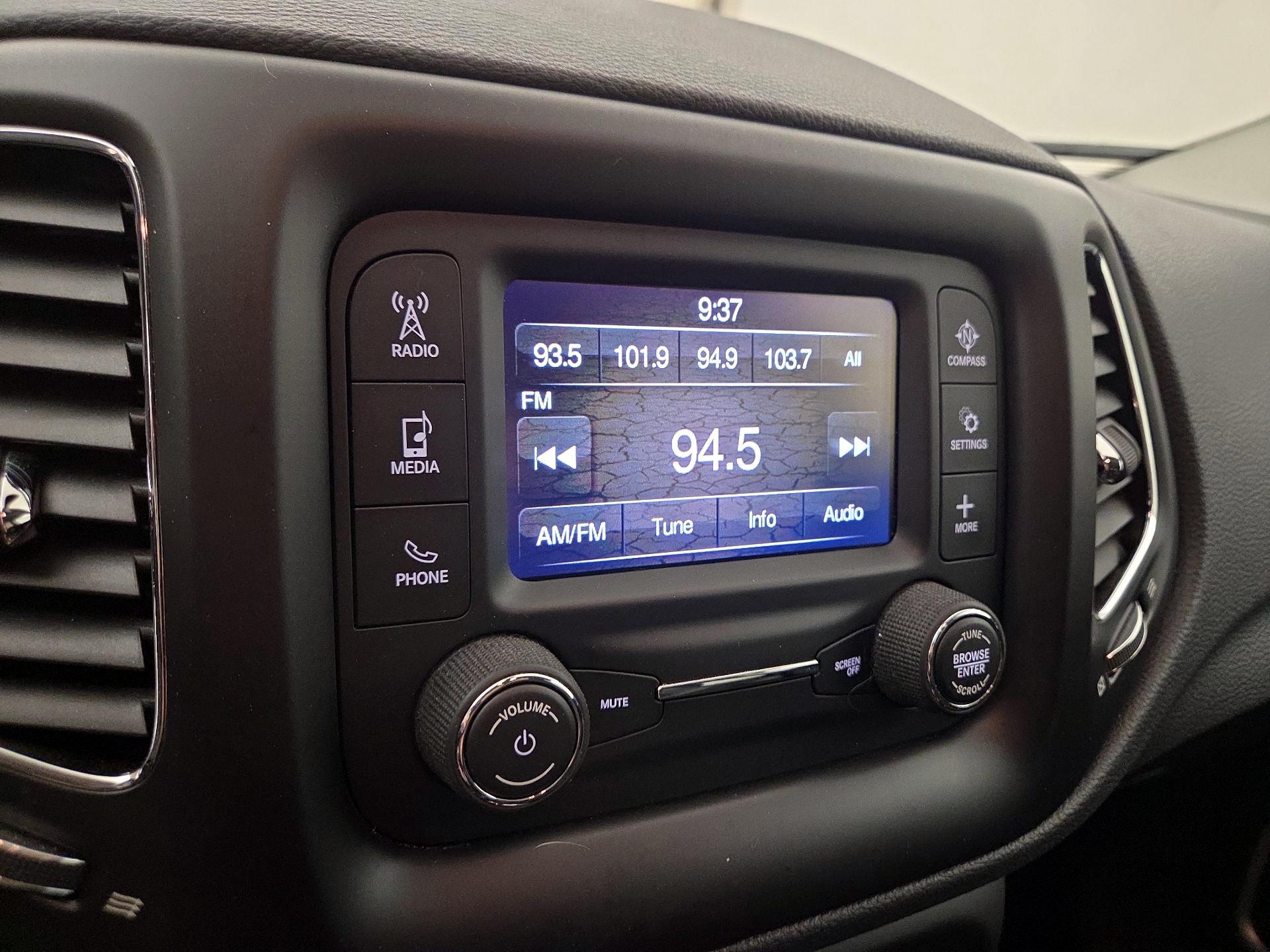 Thumbnail: 2018 Jeep Compass - 15