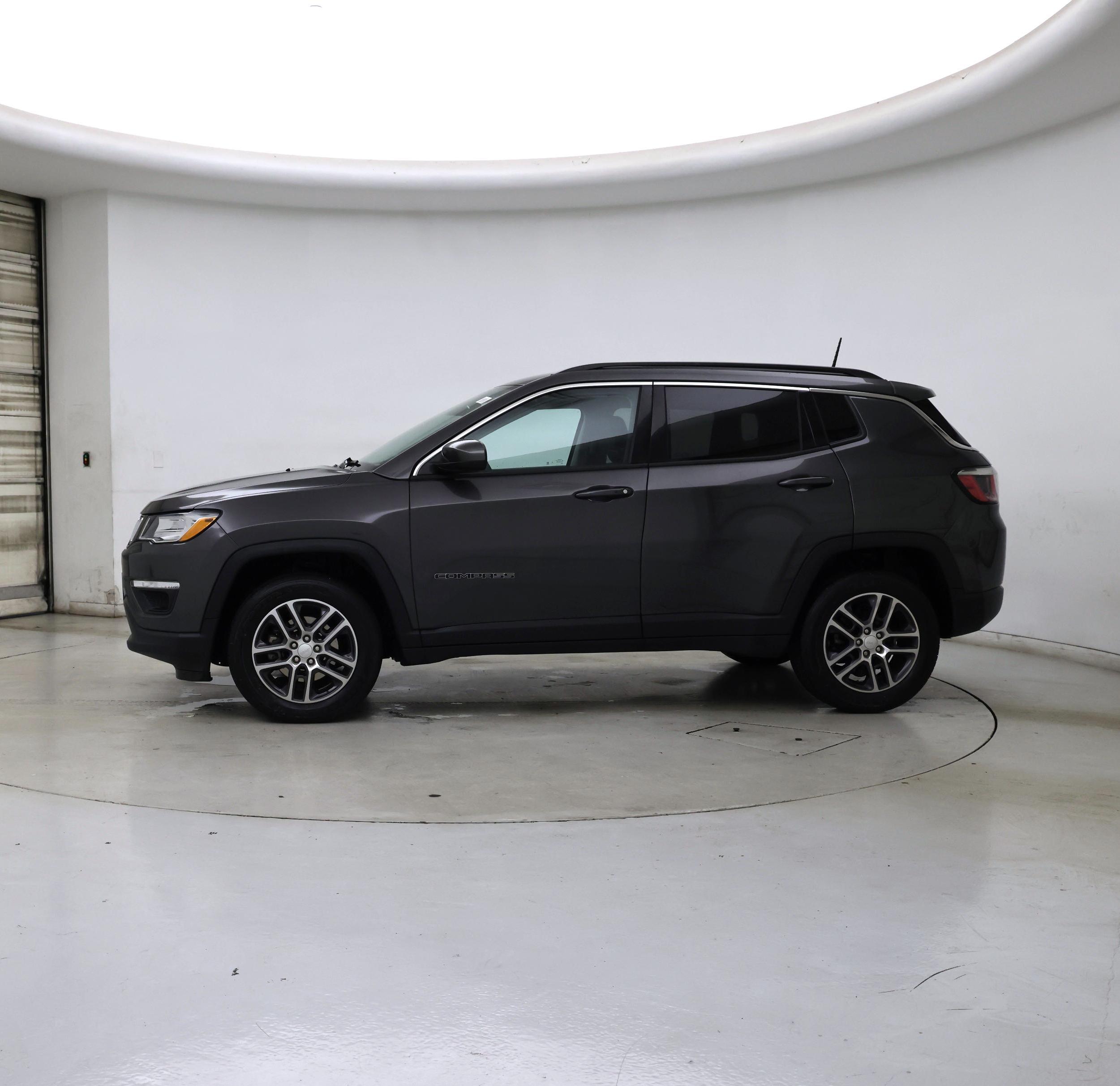 Thumbnail: 2018 Jeep Compass - 3