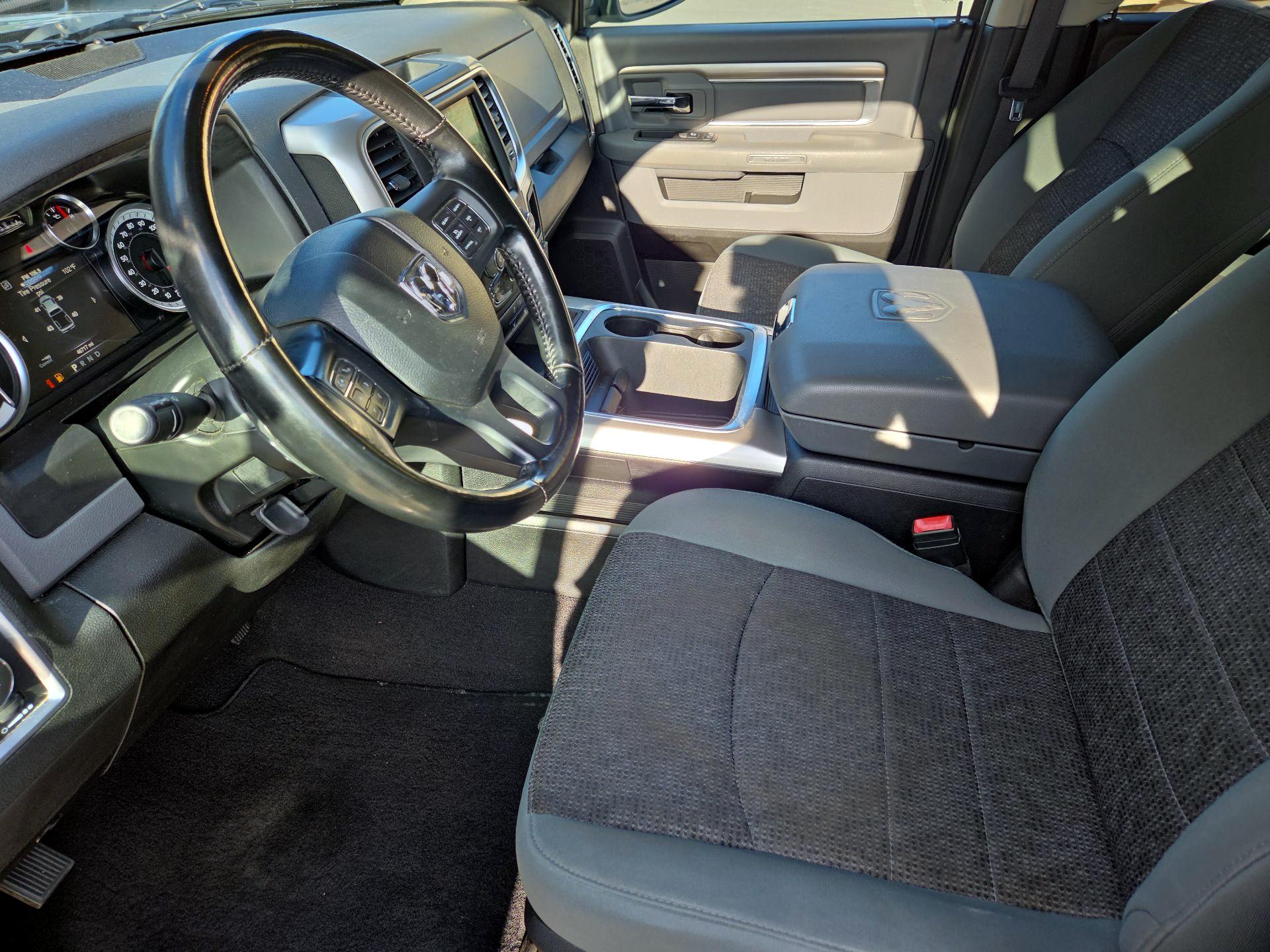 Thumbnail: 2020 RAM 1500 Classic - 11
