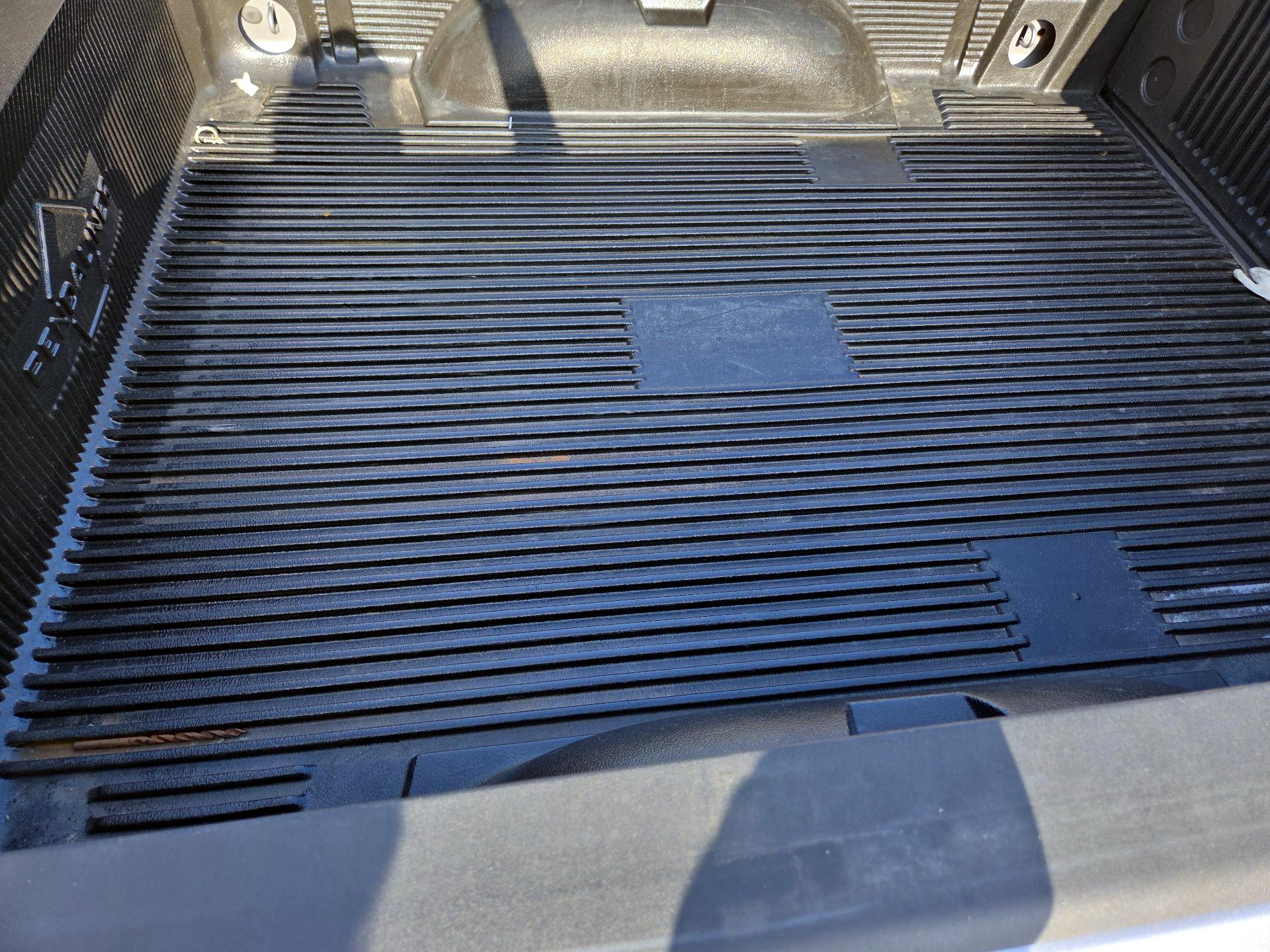 Thumbnail: 2020 RAM 1500 Classic - 19