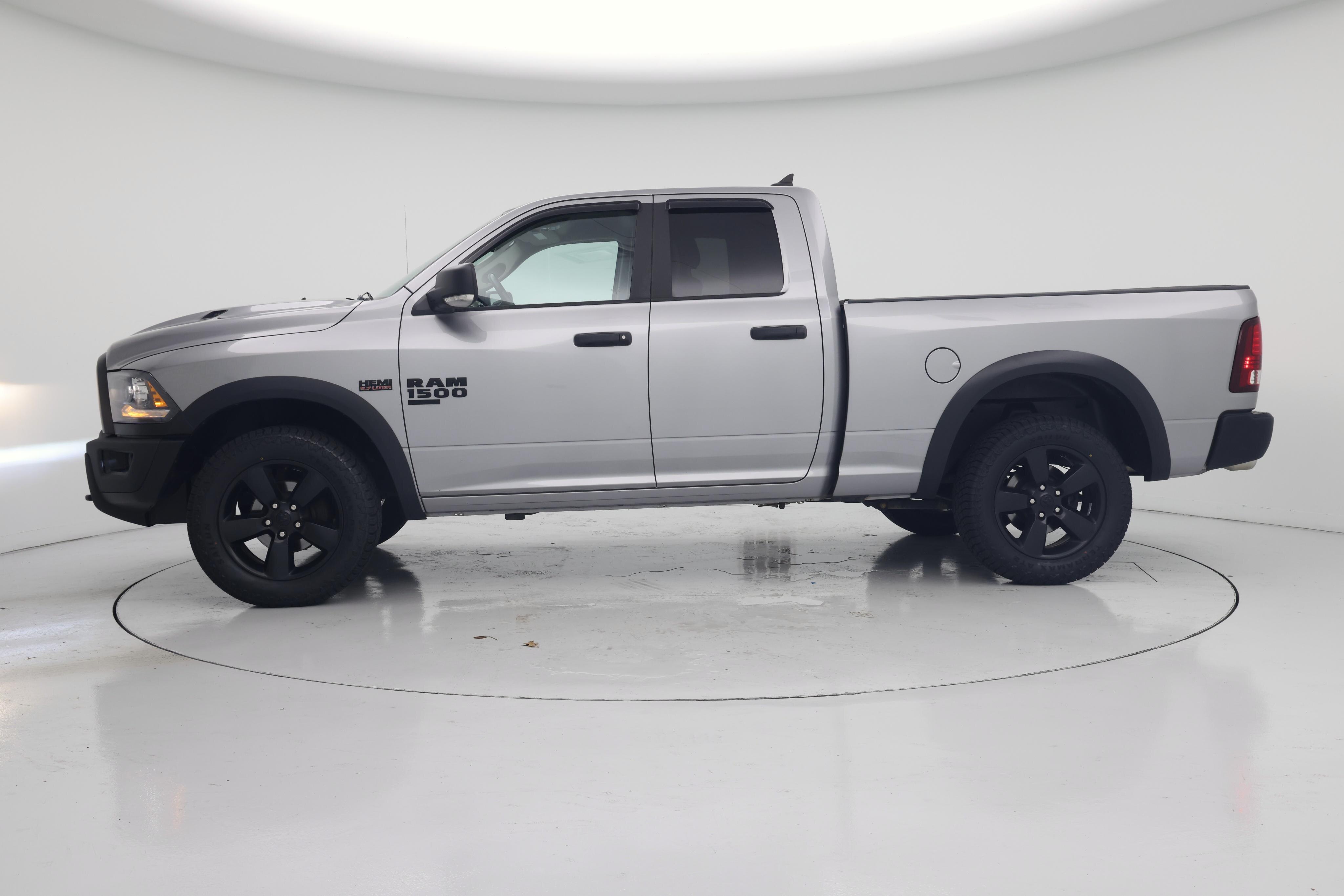Thumbnail: 2020 RAM 1500 Classic - 3
