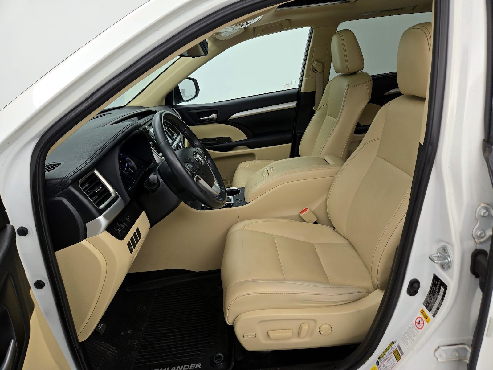 2019 Toyota Highlander XLE - Photo 12