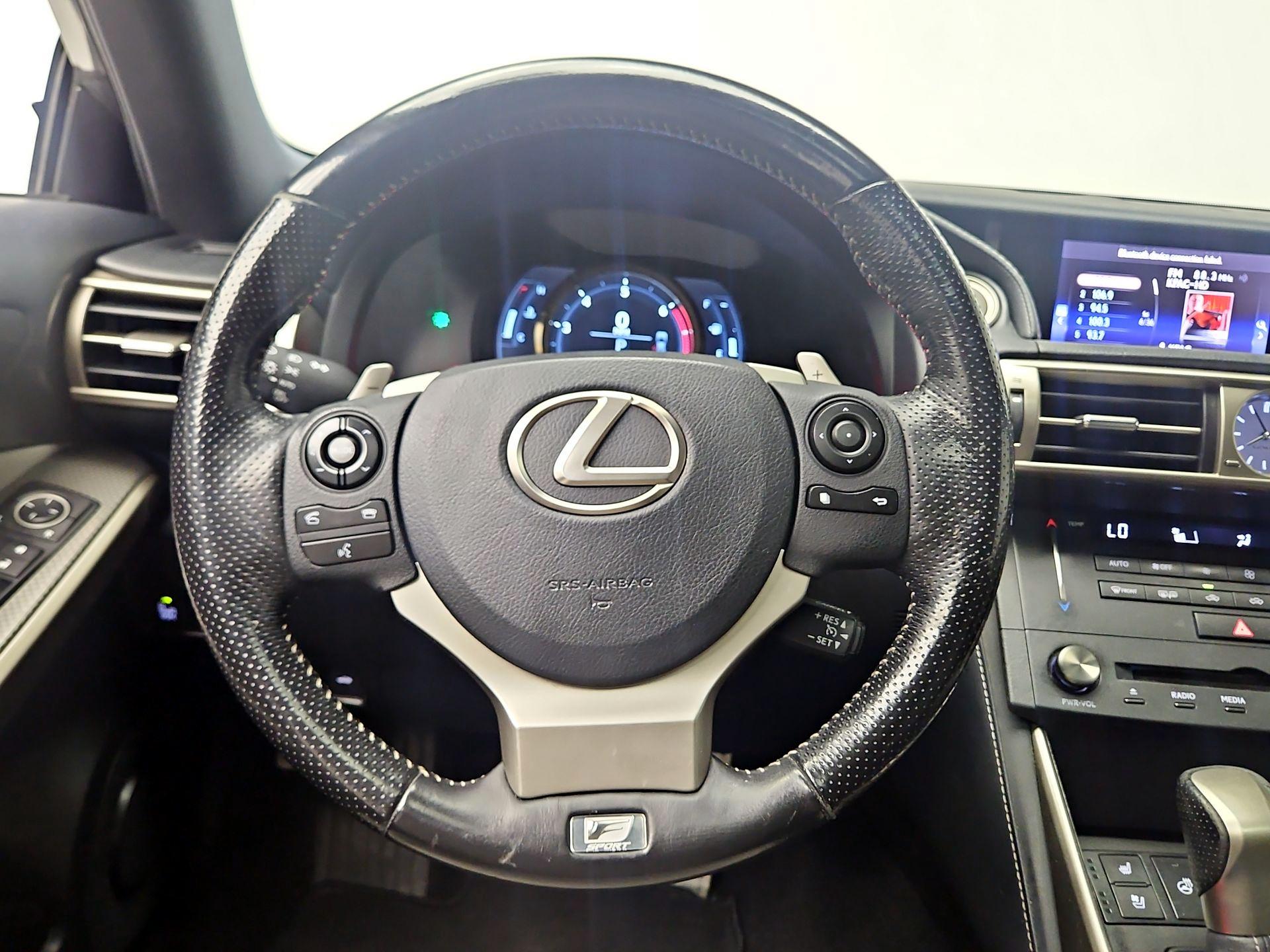 Thumbnail: 2016 Lexus IS - 10