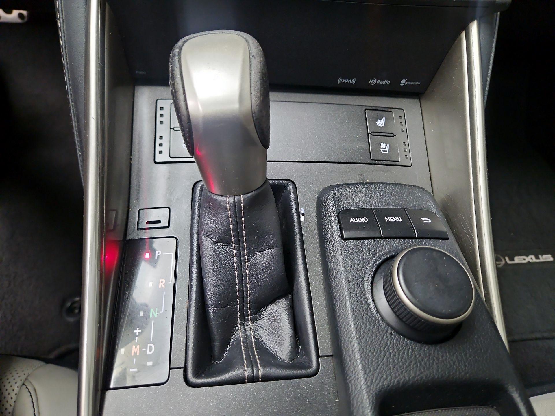 Thumbnail: 2016 Lexus IS - 17