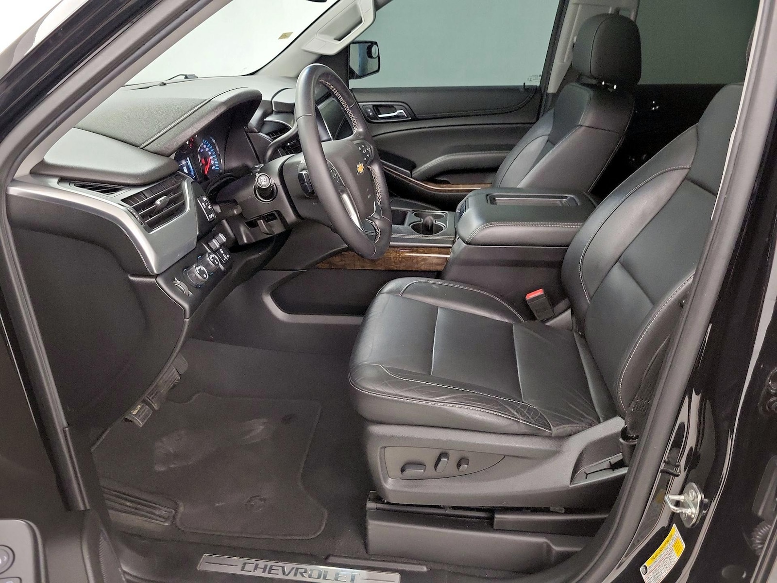 2019 Chevrolet Tahoe LT - Photo 12