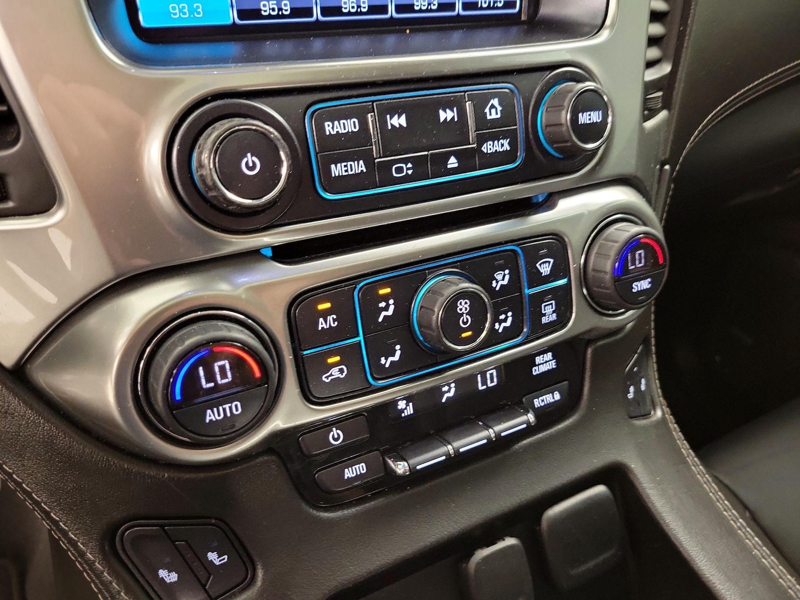 2019 Chevrolet Tahoe LT - Photo 17