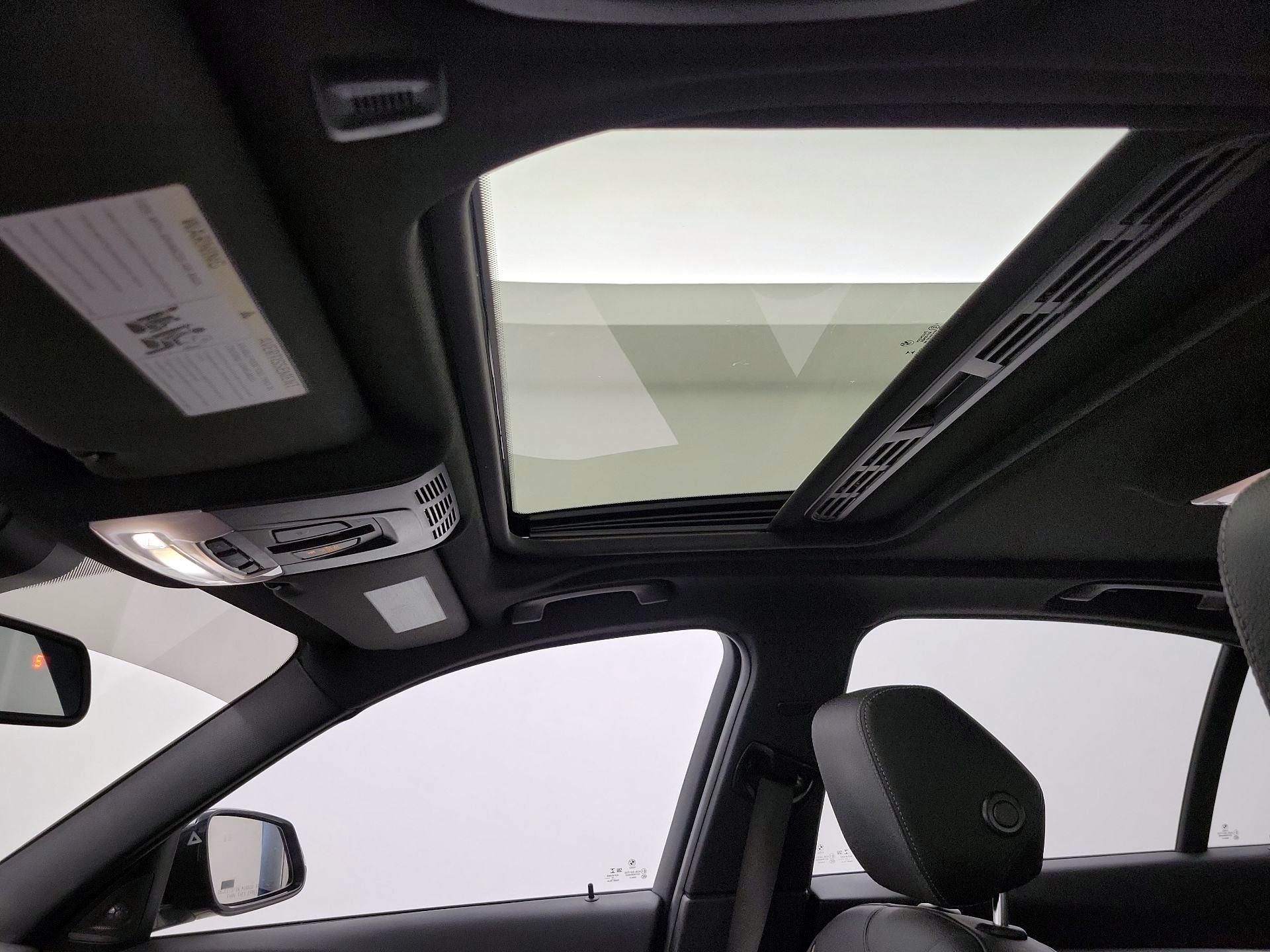 Thumbnail: 2018 BMW 3 Series - 20