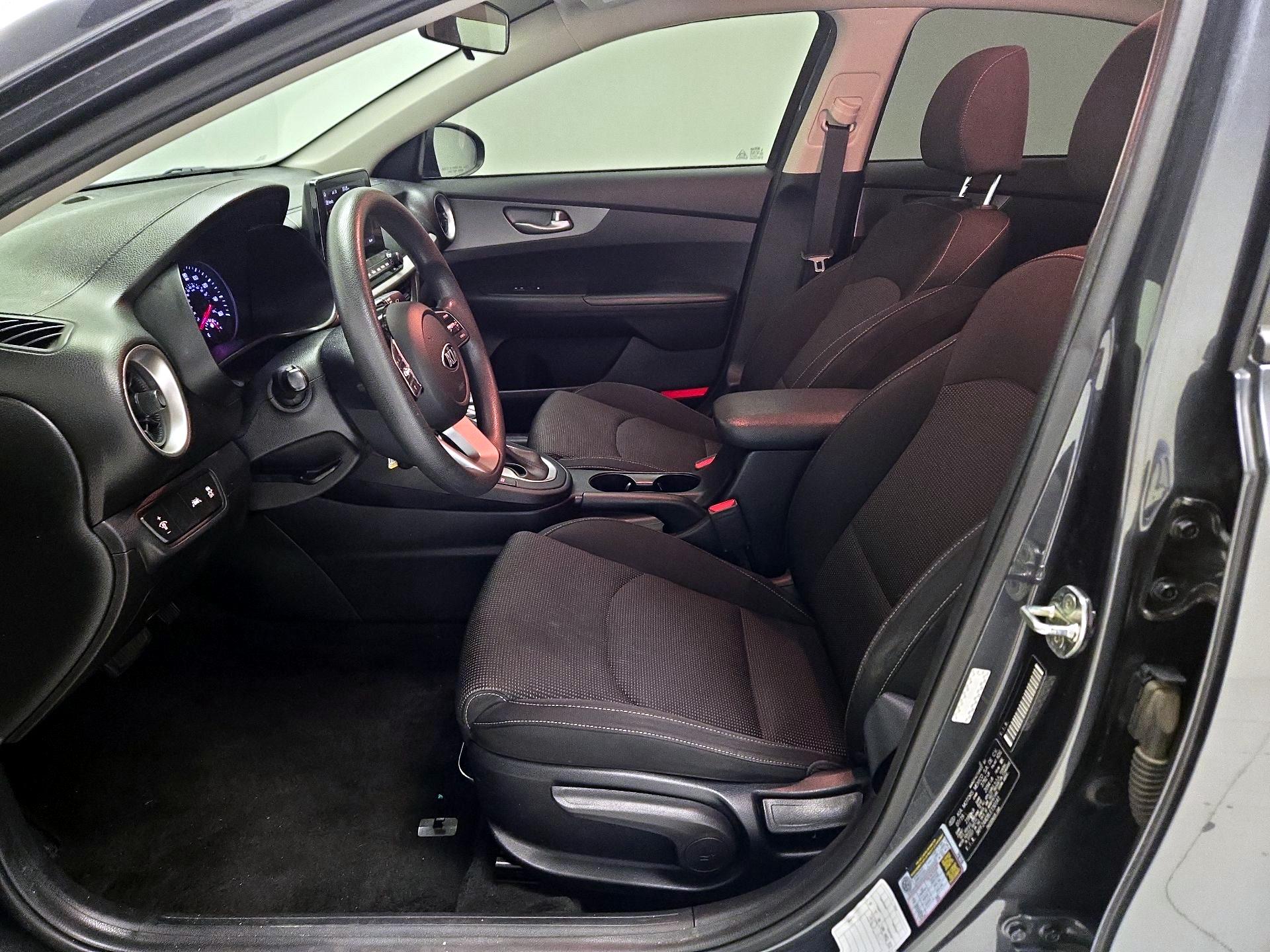 Thumbnail: 2020 Kia Forte - 11