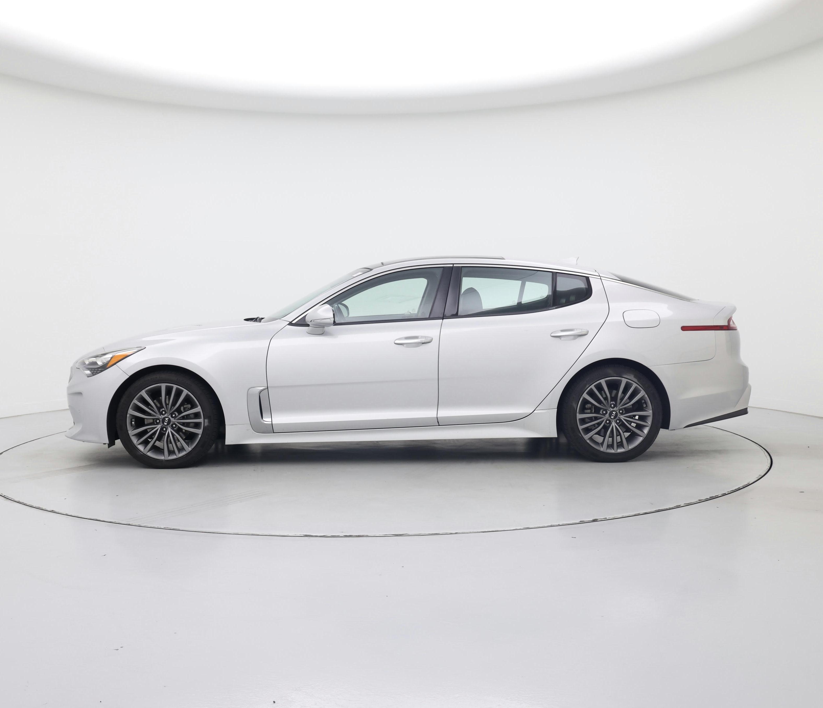 Thumbnail: 2018 Kia Stinger - 3