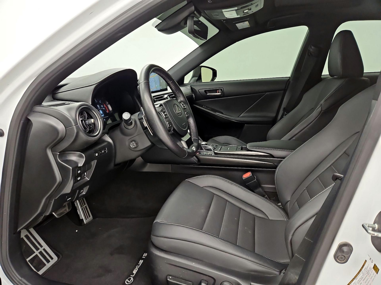 2023 Lexus IS 350 F SPORT - Photo 12