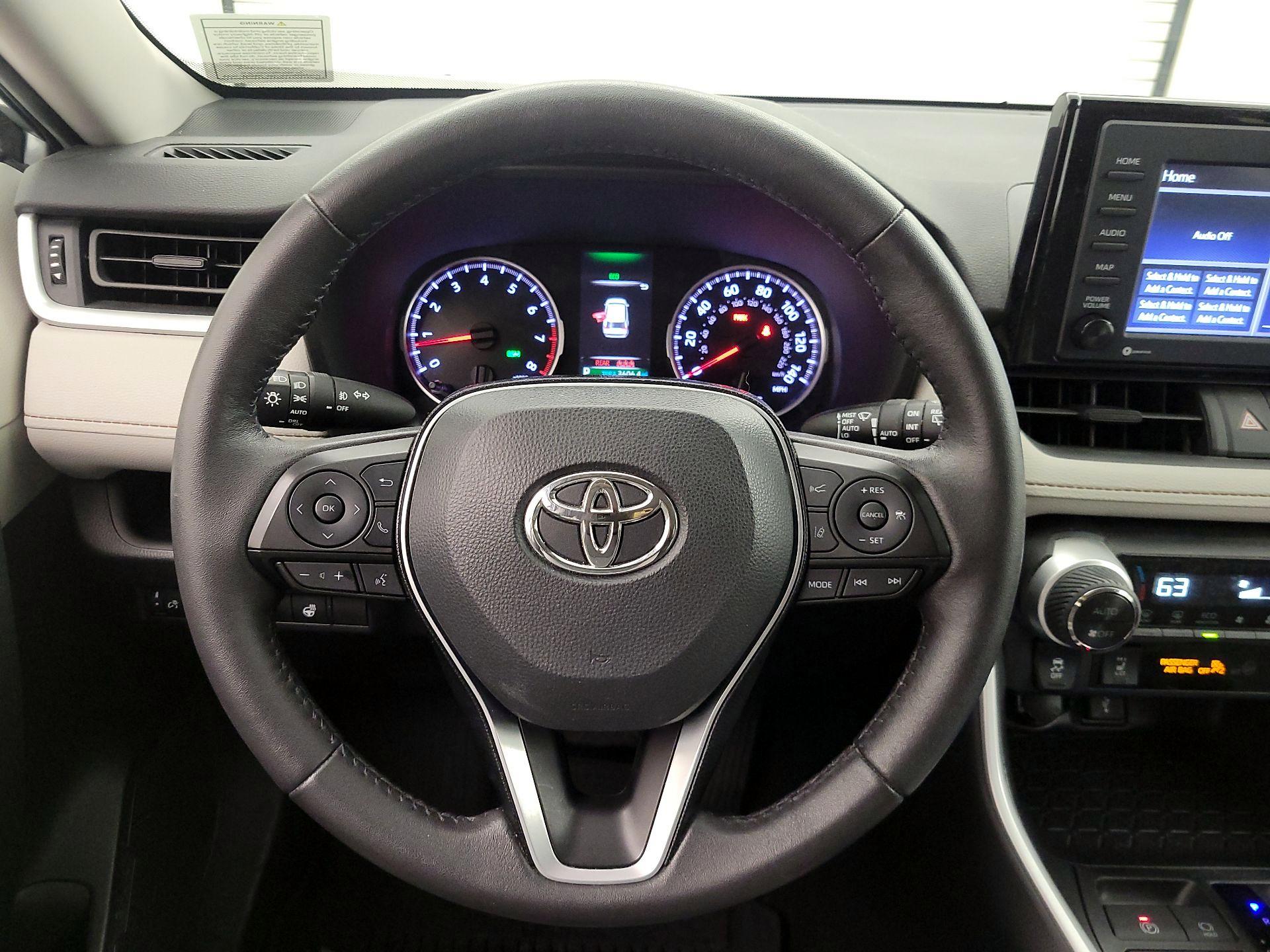 Thumbnail: 2021 Toyota RAV4 - 10