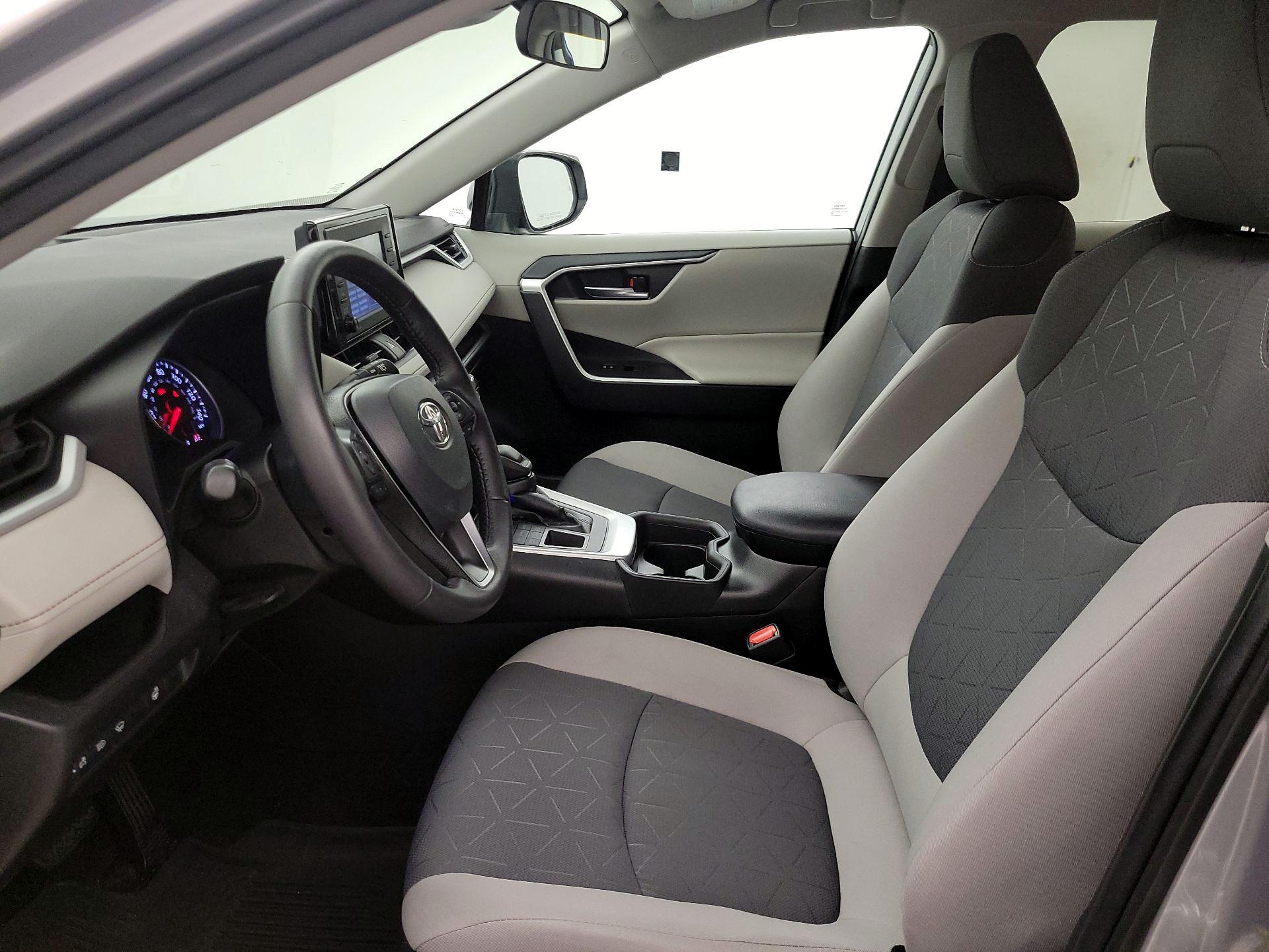Thumbnail: 2021 Toyota RAV4 - 11