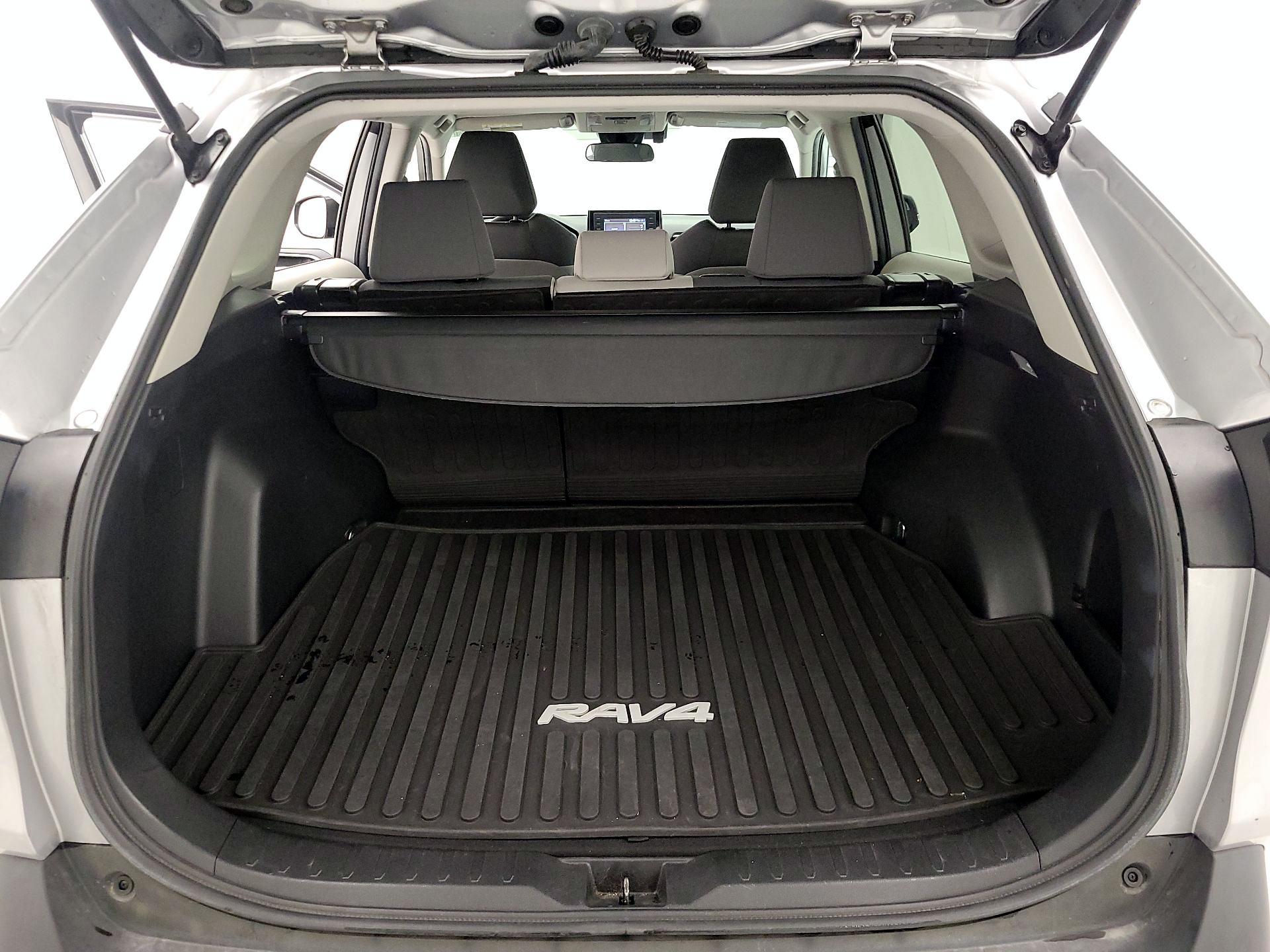 Thumbnail: 2021 Toyota RAV4 - 20