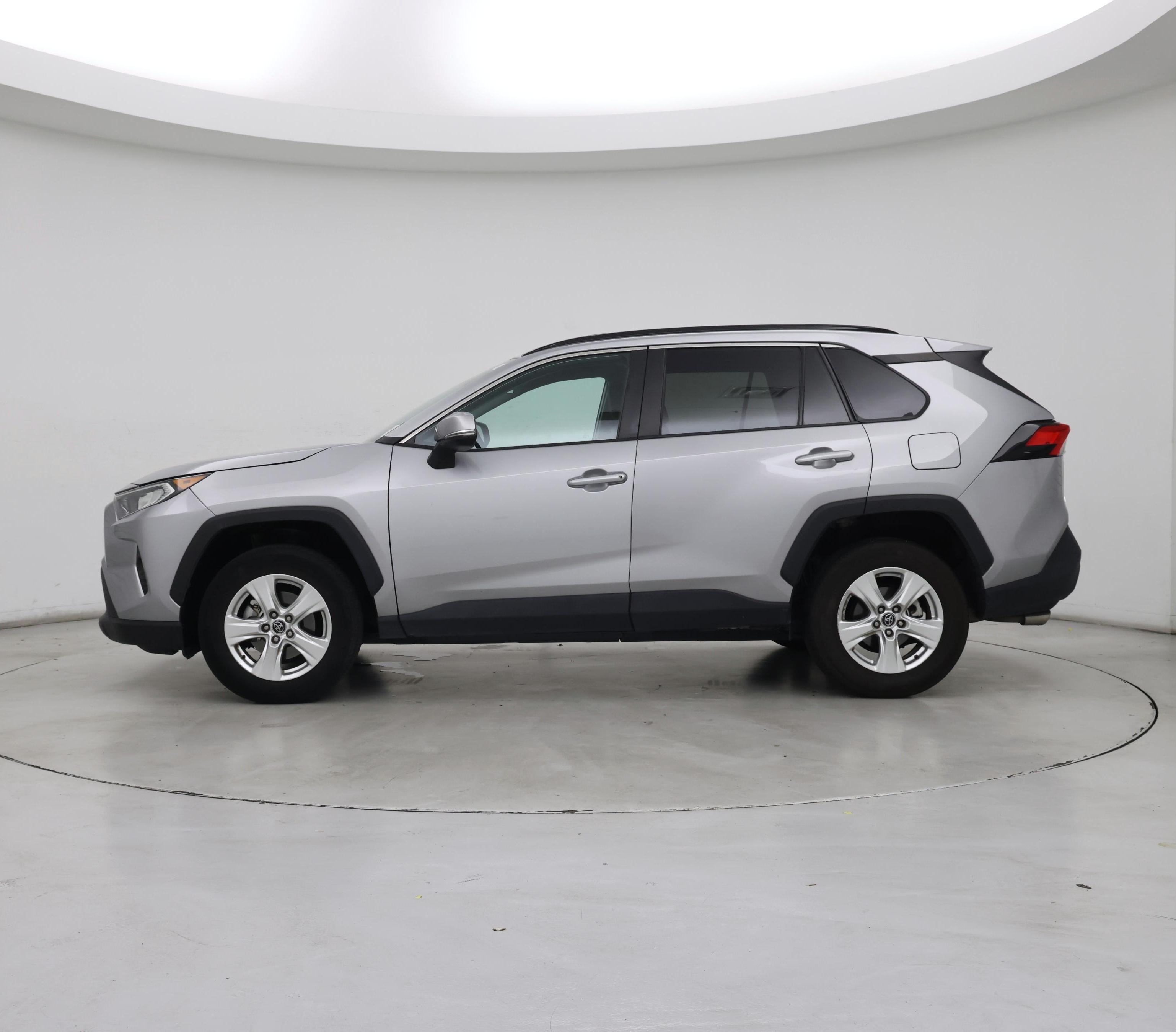 Thumbnail: 2021 Toyota RAV4 - 3