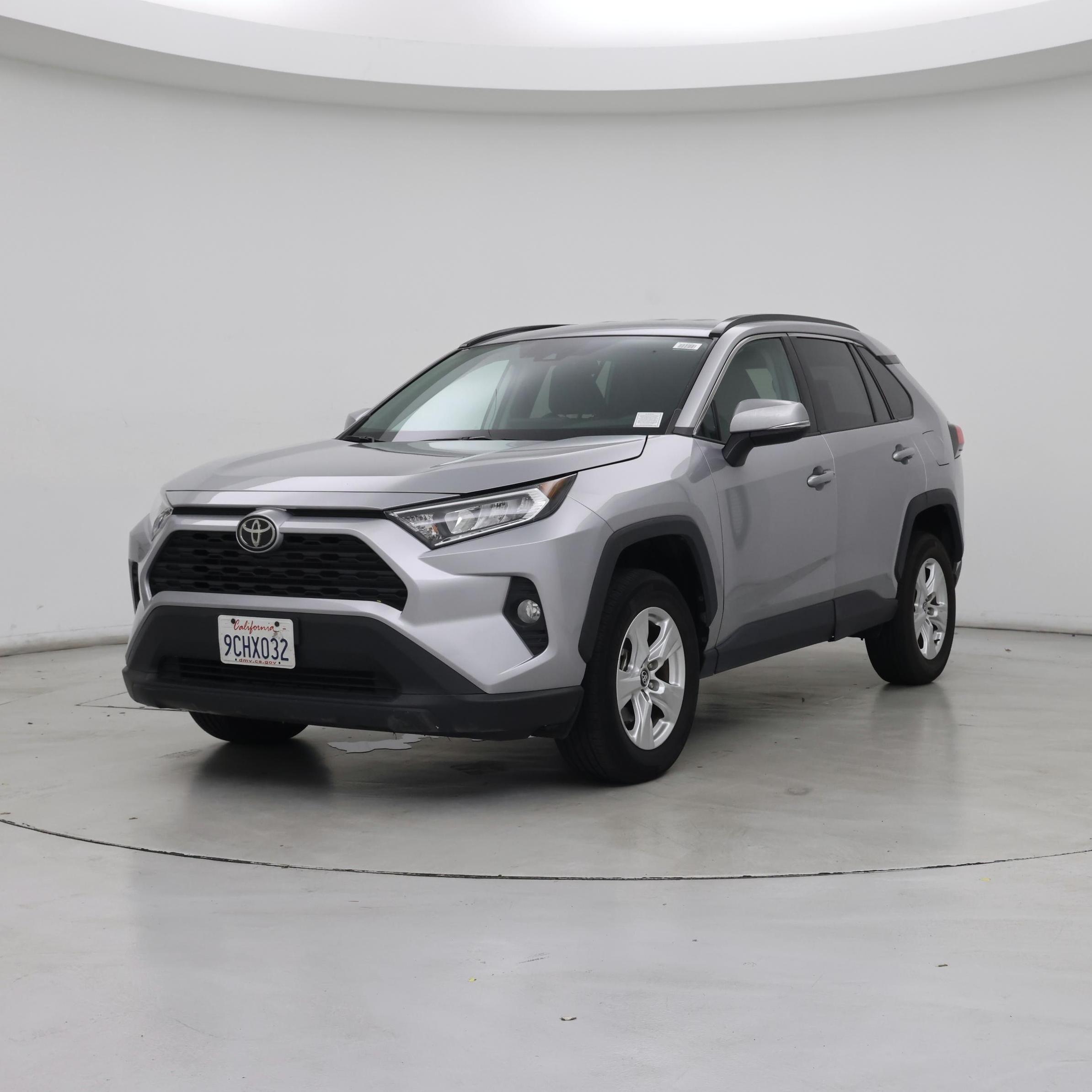 Thumbnail: 2021 Toyota RAV4 - 4