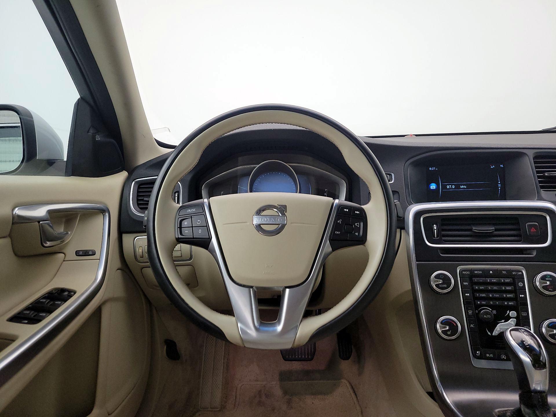 Thumbnail: 2015 Volvo S60 - 10
