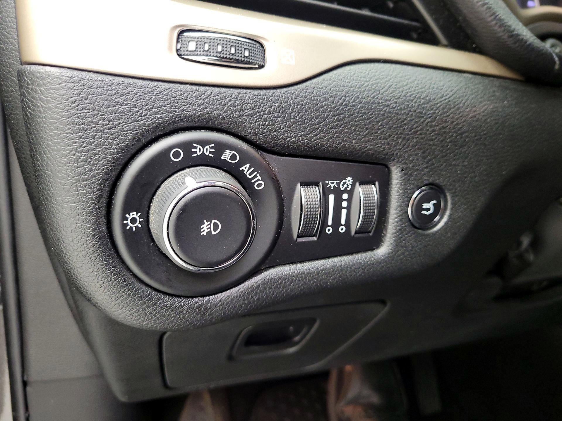Thumbnail: 2014 Jeep Cherokee - 13