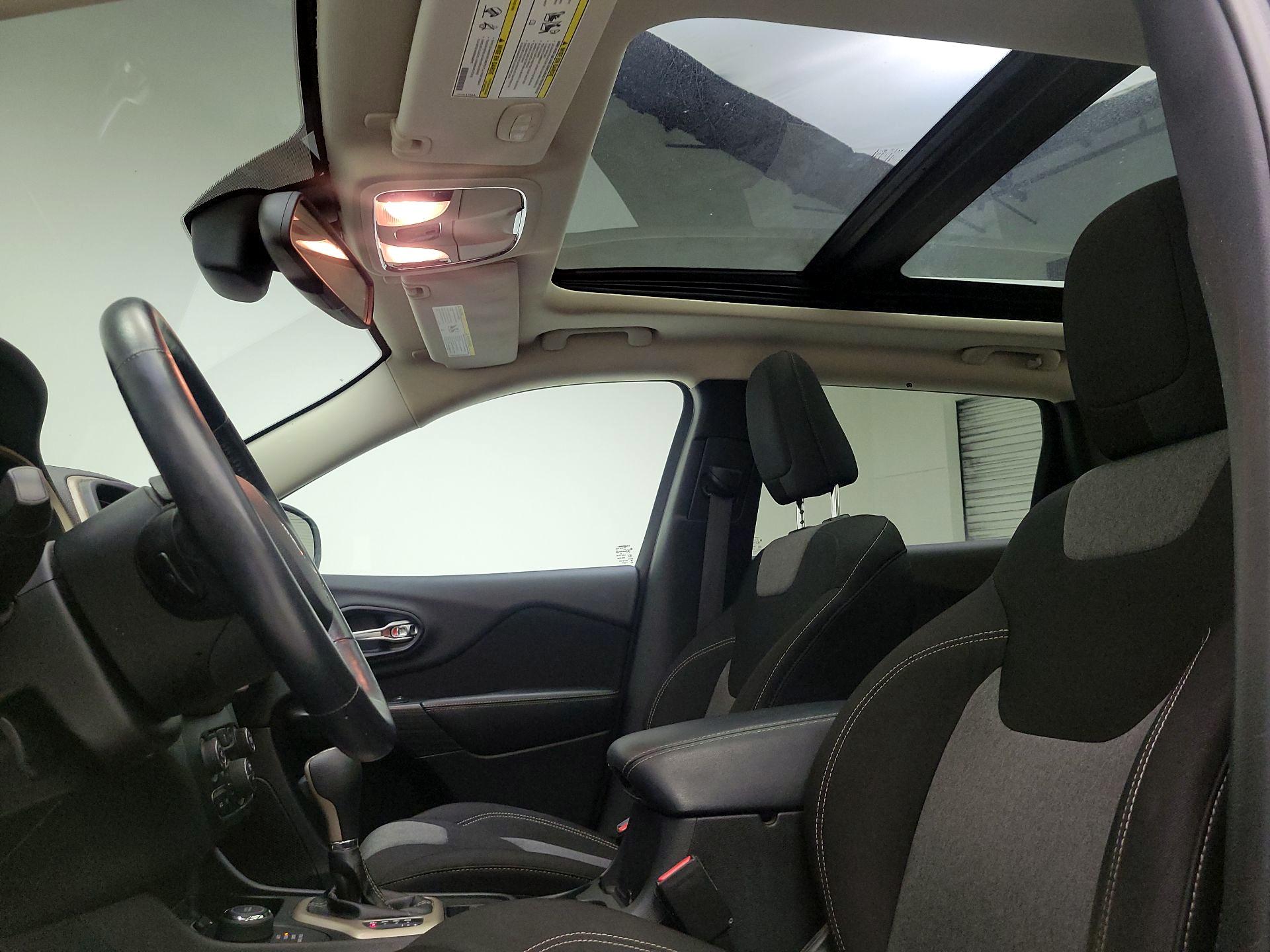 Thumbnail: 2014 Jeep Cherokee - 19