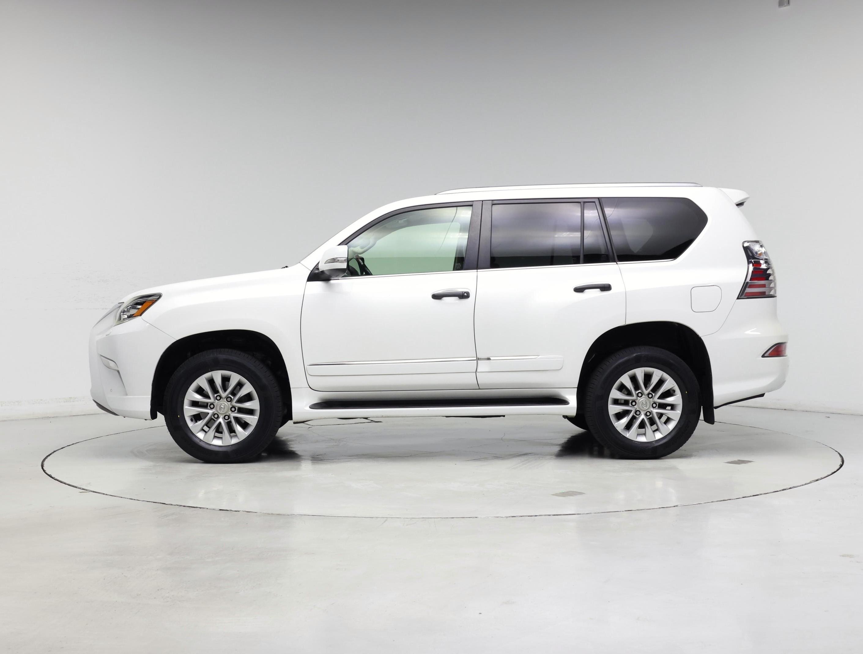 Thumbnail: 2019 Lexus GX - 3