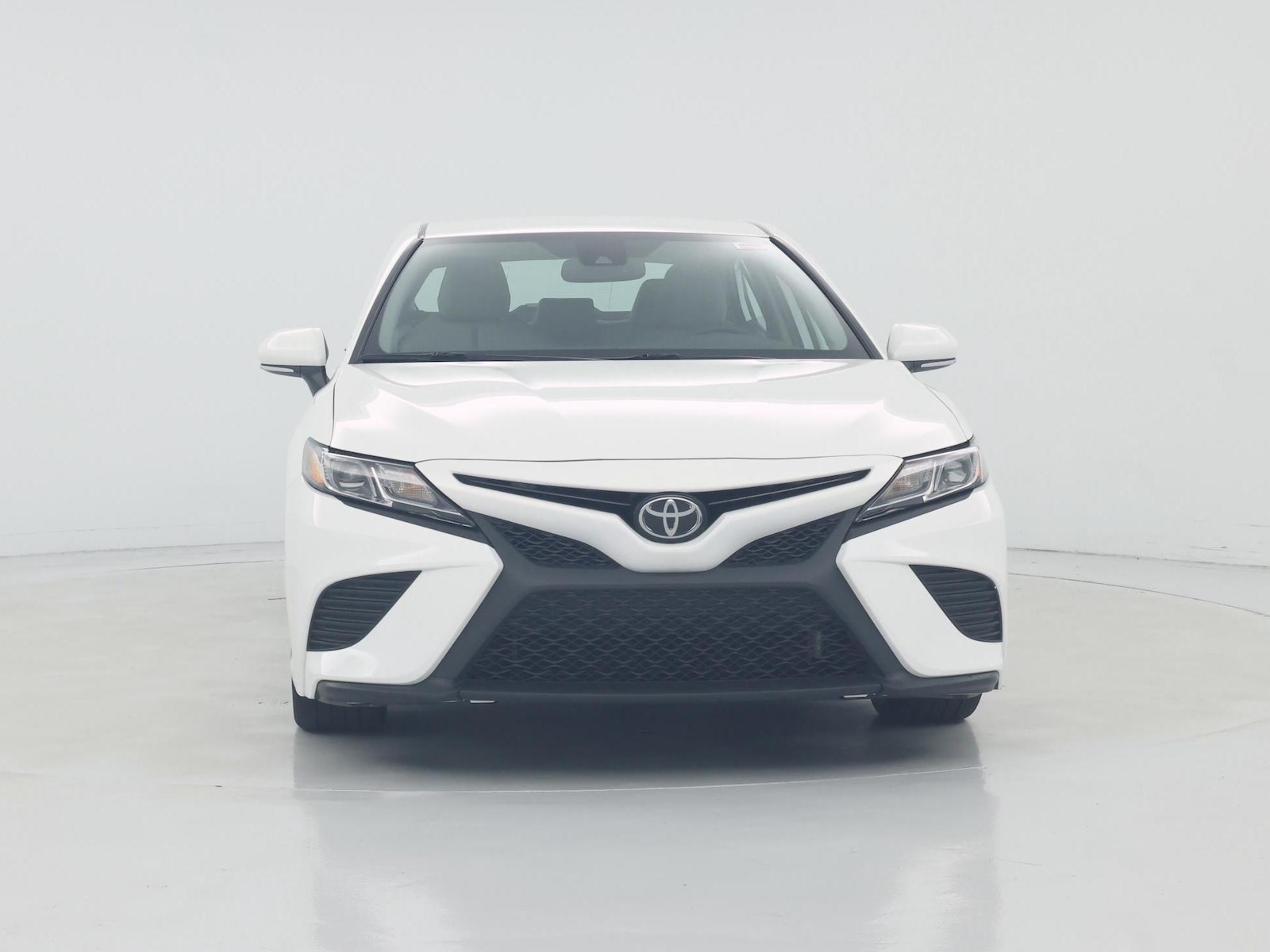 2020 Toyota Camry SE - Photo 6