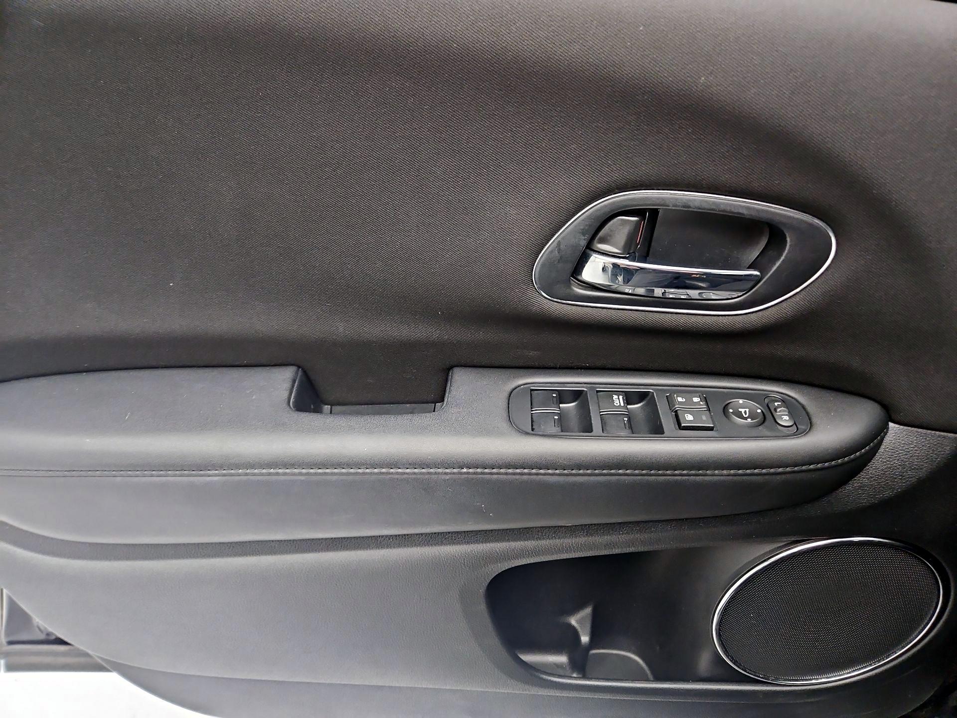 Thumbnail: 2017 Honda HR-V - 12