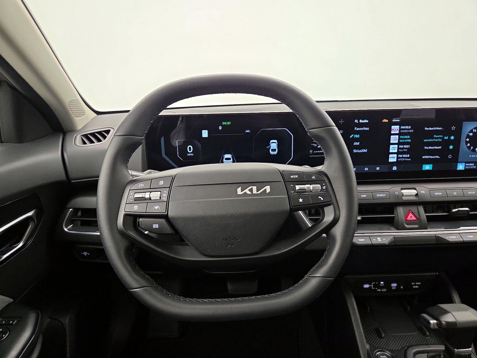2025 Kia K4 EX - Photo 11