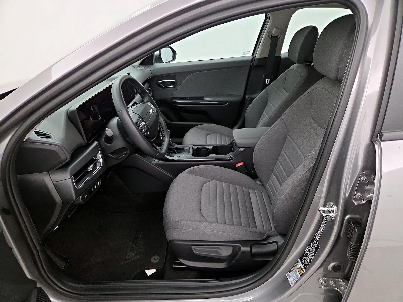 2025 Kia K4 EX - Photo 12