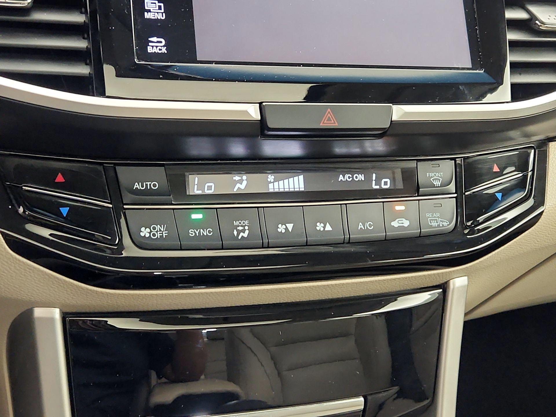 Thumbnail: 2016 Honda Accord - 16