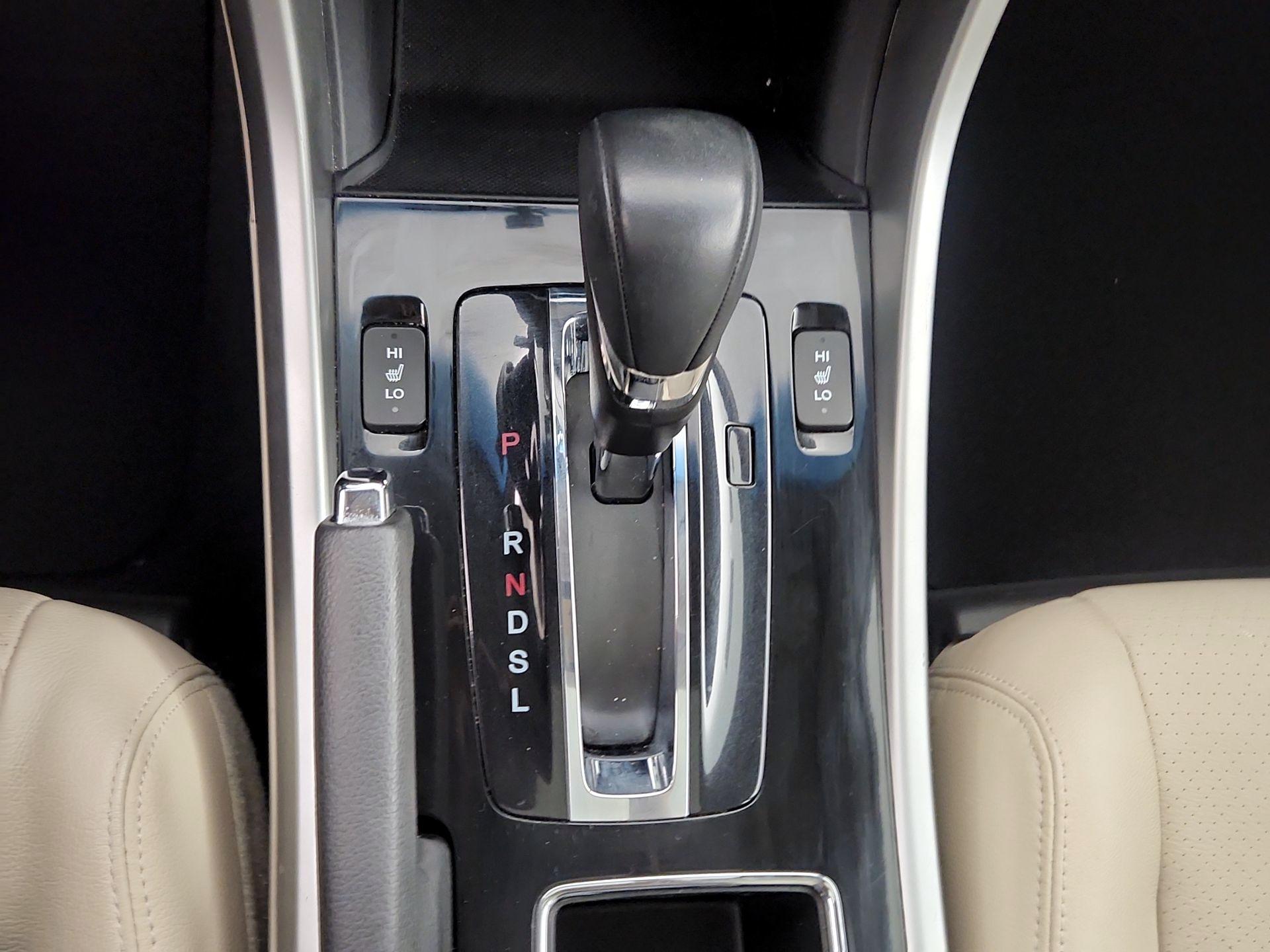 Thumbnail: 2016 Honda Accord - 17